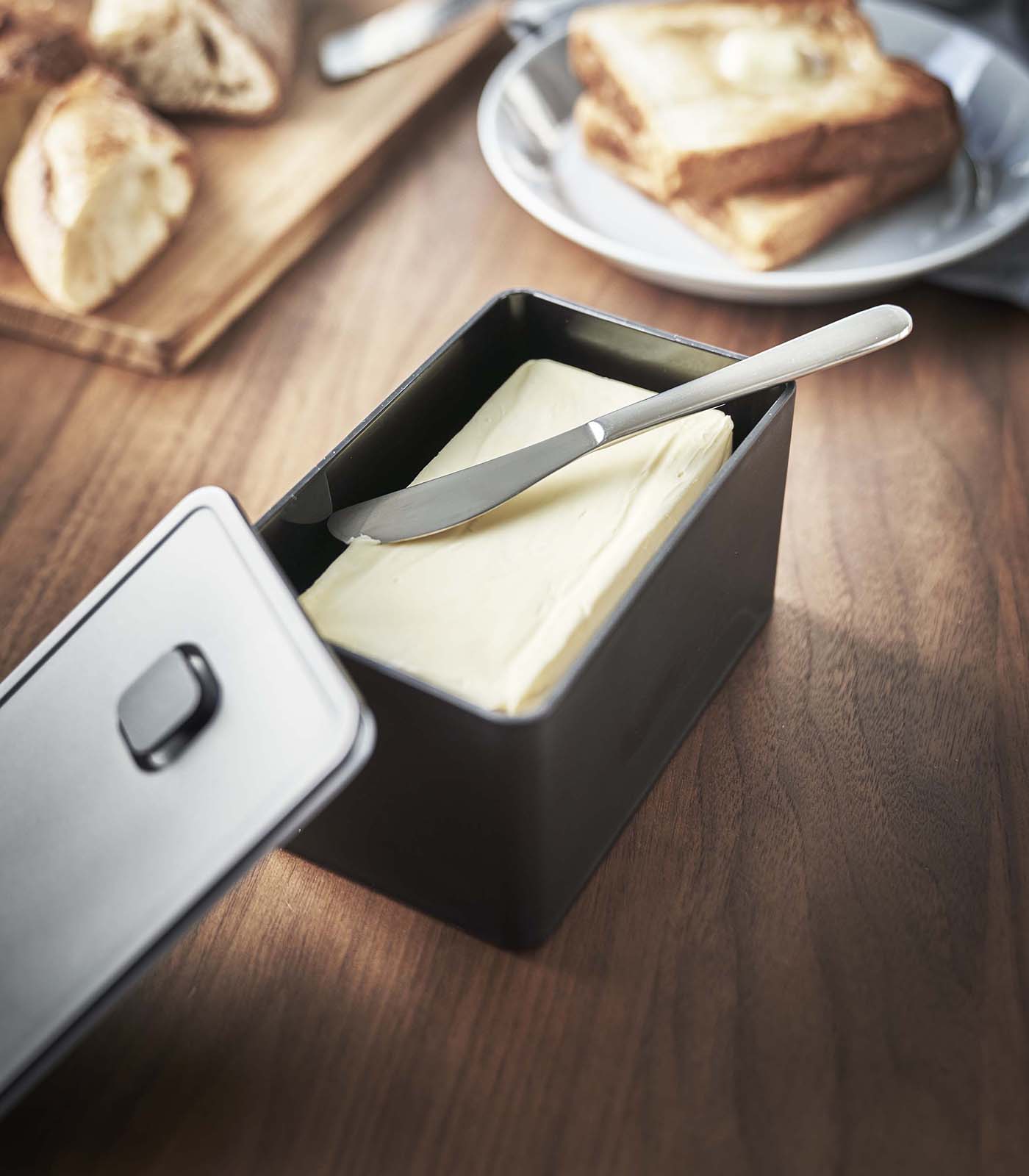 Airtight Vacuum Sealing Butter Dish - Keep Butter Fresh for Weeks | Perfect for Kitchen, Camping, and Travel Use