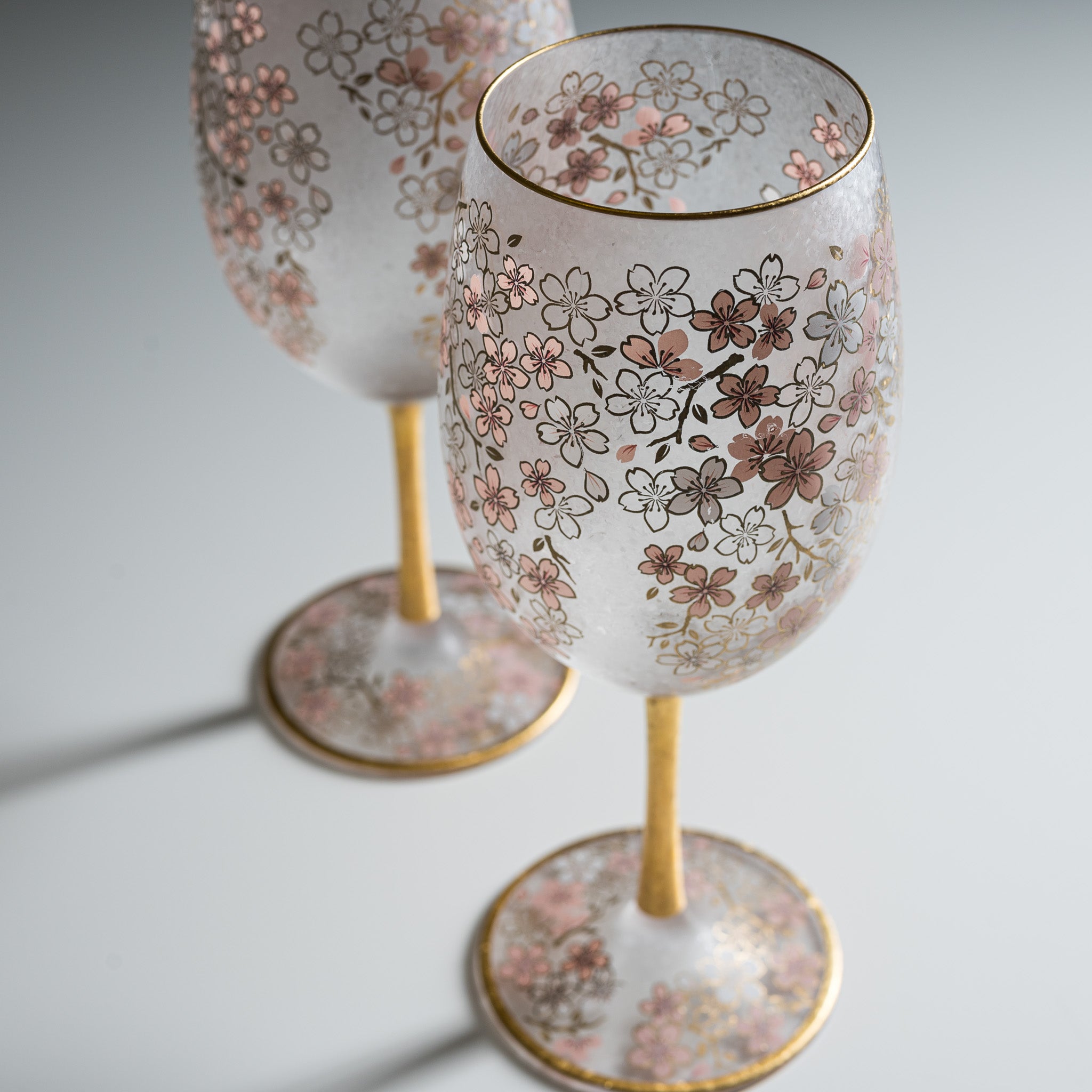 Elegant Sakura Pair Wine Glasses - Handcrafted Crystal Glassware for Romantic Dinners & Special Occasions