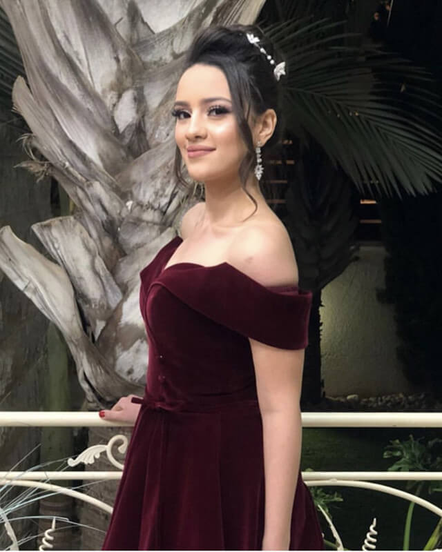 Elegant Burgundy Velvet Off-The-Shoulder Homecoming Dress for Women - Perfect for Prom, Evening Parties & Special Occasions