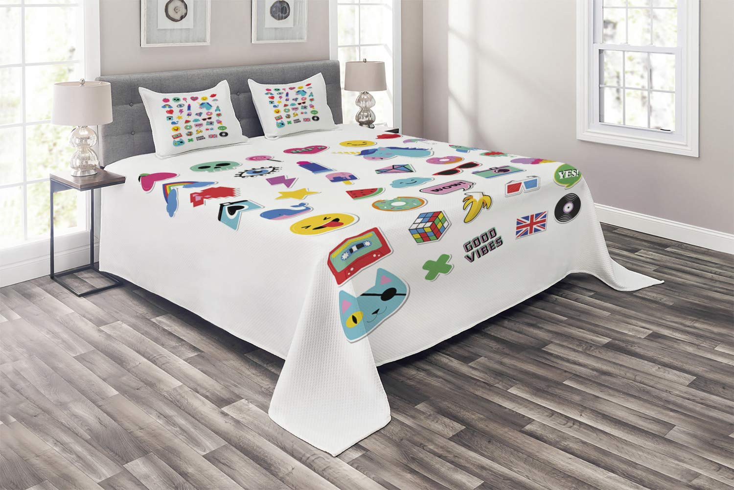 Ambesonne Emoticon Quilt Set - 3 Piece King Size Bedspread with 2 Pillow Shams | Pop Culture Cartoon Design Featuring Ice Cream, Rocket, Donut & Star Patterns | Vibrant Multicolor Decorative Bedding for Teen Rooms, Dorm Decor & Gift Ideas