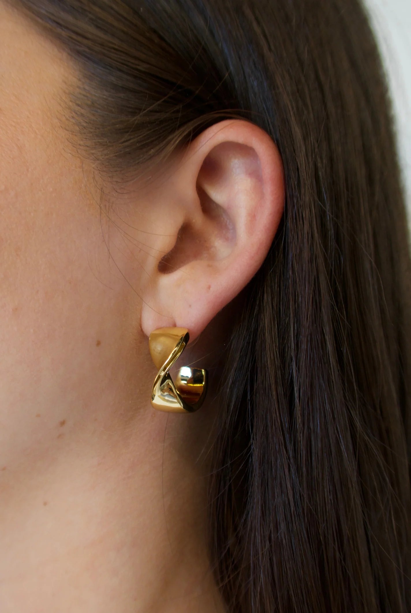 Zafino Marnie Twist Hoop Earrings for Women - 14K Gold Plated Dangle Hoops - Trendy Boho Jewelry Gift for Her - Perfect for Parties, Weddings & Everyday Wear