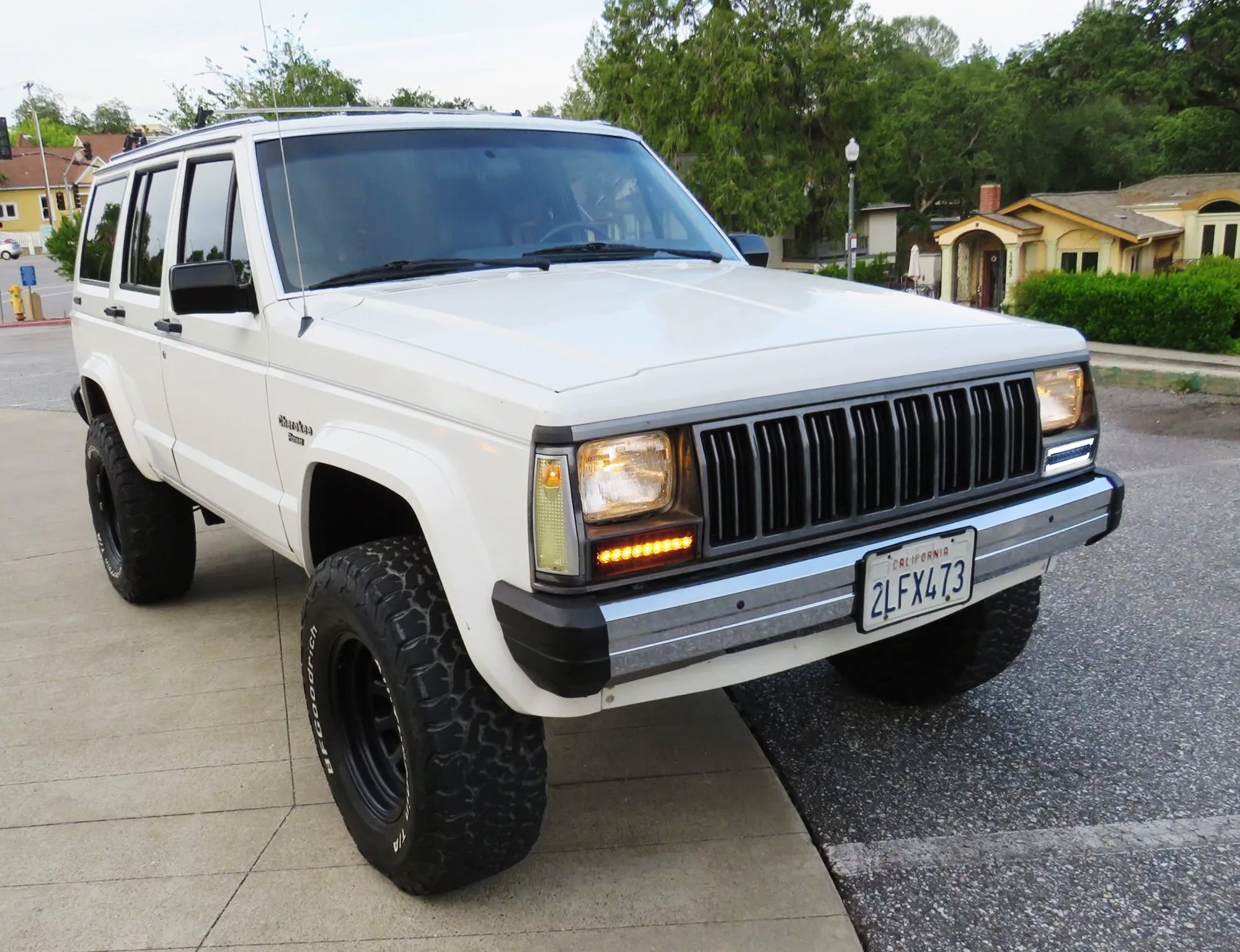 Clear Lens White LED DRL with Amber Sequential Turn Signal Lights for Jeep Cherokee 1984-1996 | Upgrade Headlight for Off-Road & Night Driving