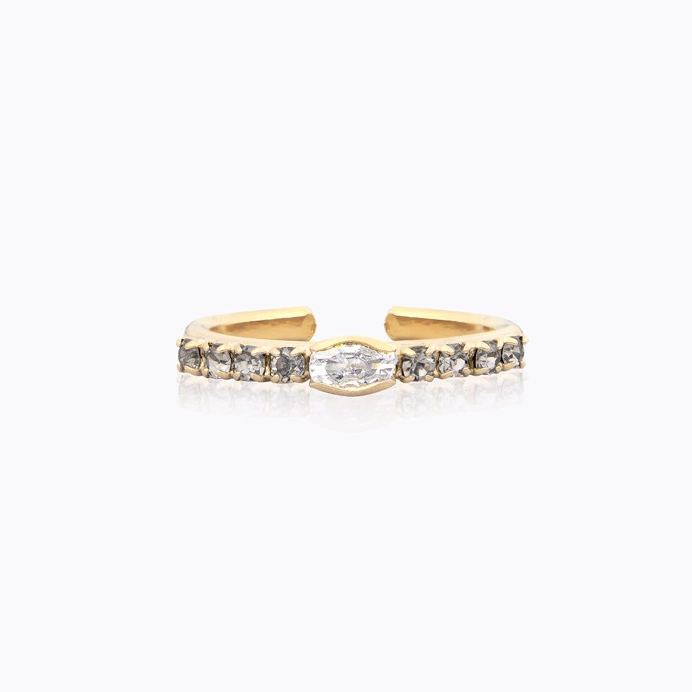 Tracy Ring - Stylish Jet Black Statement Ring for Women - Perfect for Parties, Date Nights & Special Occasions
