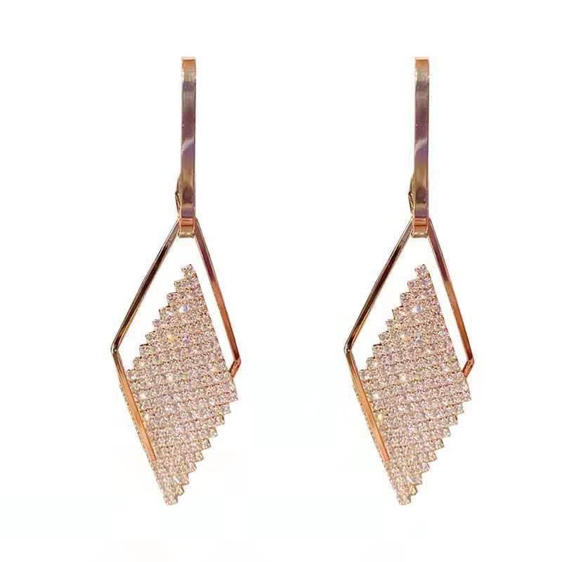 Exquisite Geometric Diamond Stud Earrings for Women - Elegant & Timeless Jewelry Gift for Parties, Weddings & Special Occasions