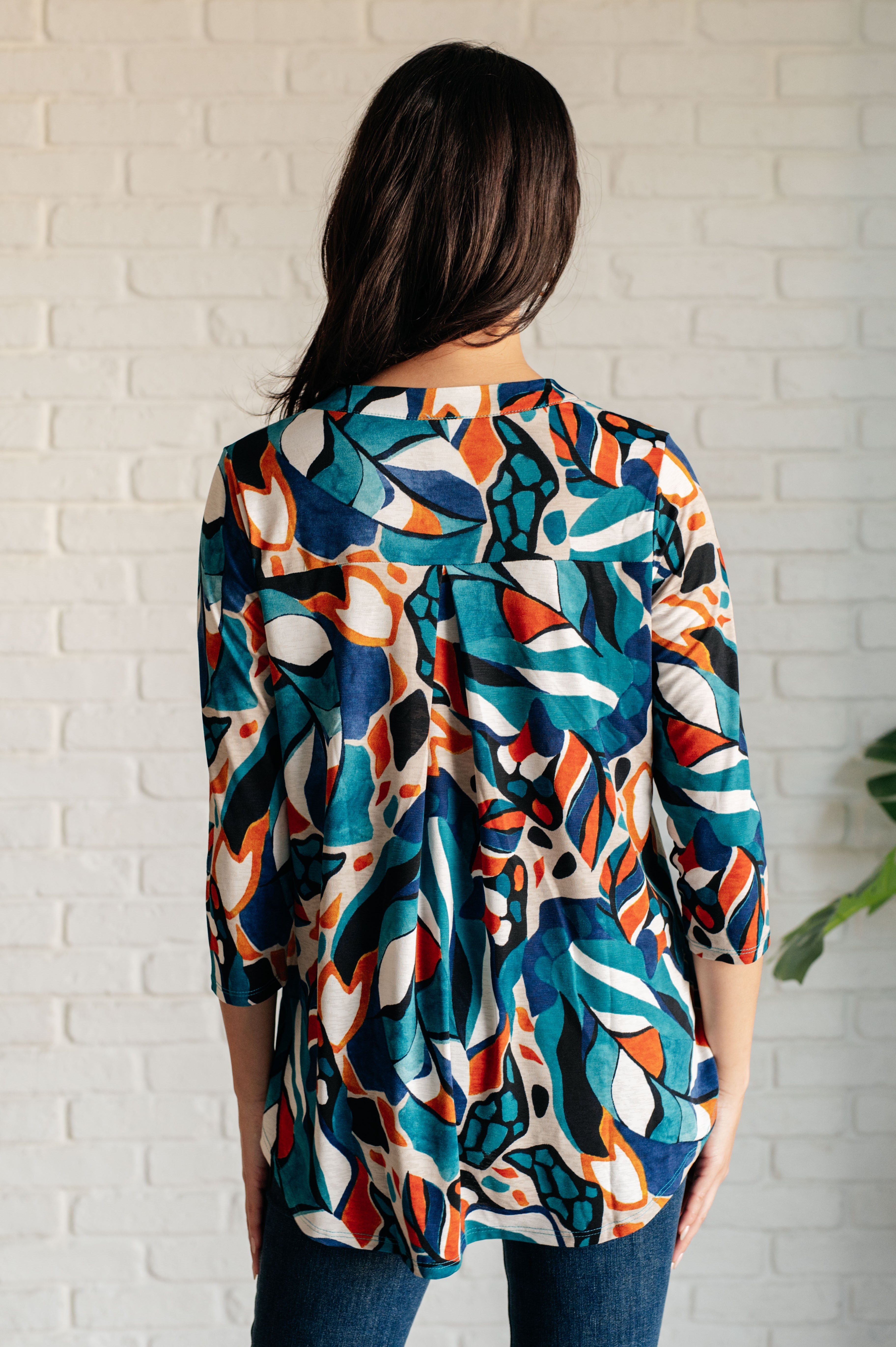 Abstract Teal Graphic Print Women's T-Shirt - Soft Cotton Casual Top for Everyday Wear & Street Style Outfits