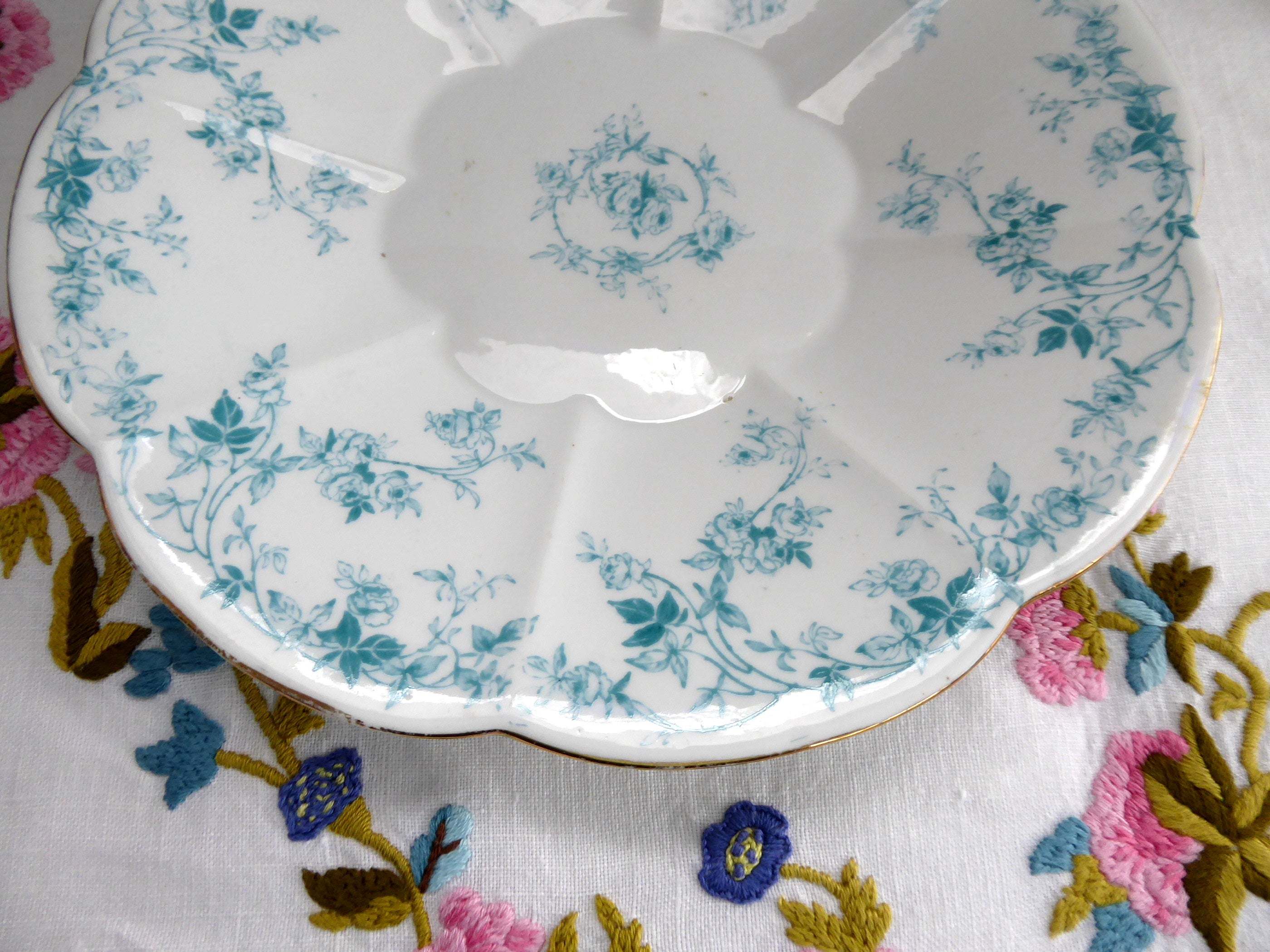 Vintage Shelley Edwardian Blue Rose Sprays Lily Serving Plate - Antique 1900 Rambling Rose Aqua Floral Design - Perfect for Afternoon Tea, Bridal Showers & Elegant Dinner Parties