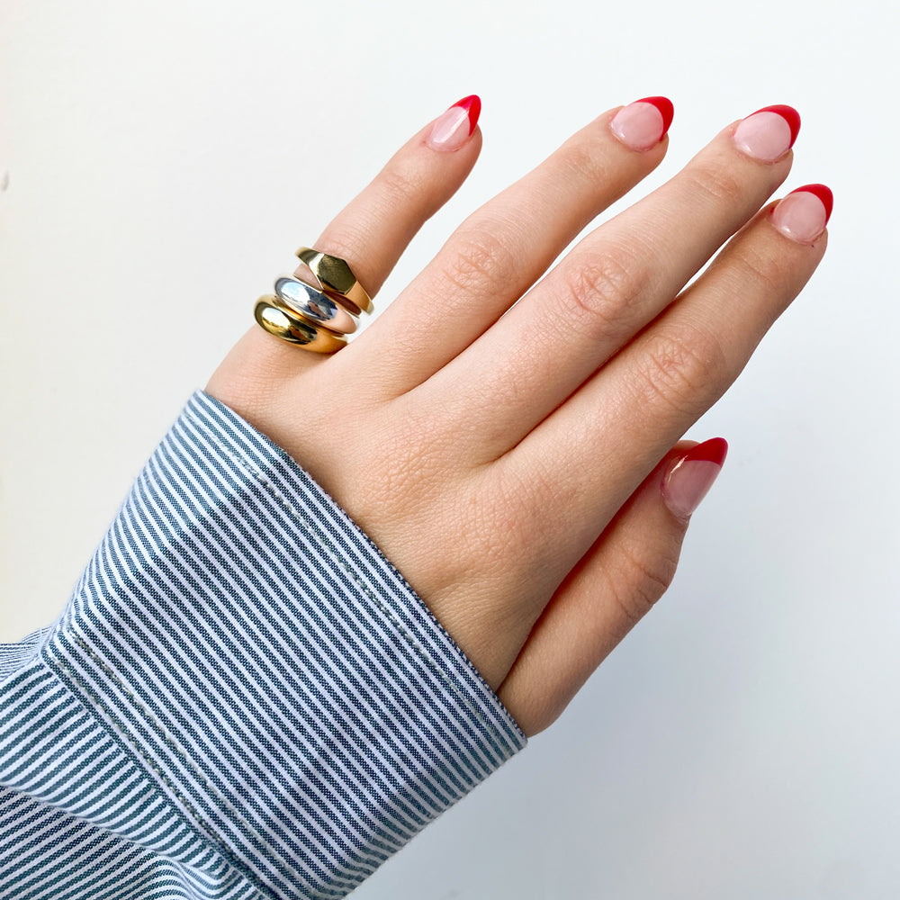 Elegant Gold Curve Dome Pinky Ring for Women - Perfect for Parties, Weddings & Everyday Fashion Accessories