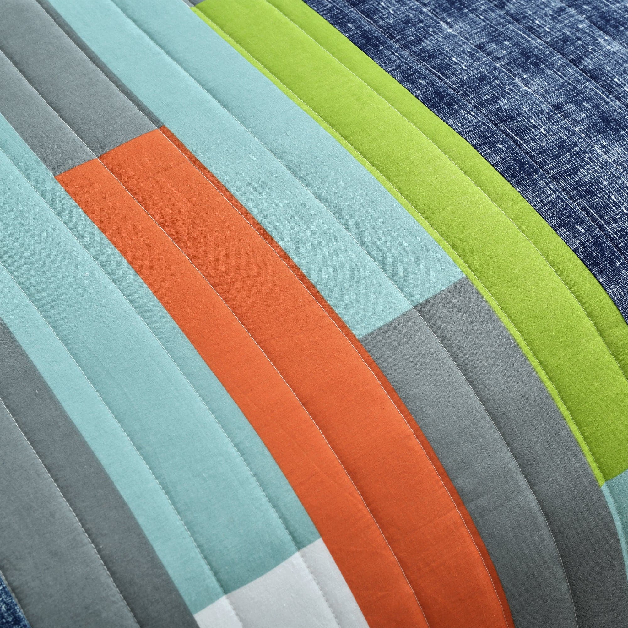 Shelly Stripe Quilt Set - Soft & Stylish Bedding Collection for Cozy Bedroom Decor | Perfect for Master Bedroom, Guest Room & Dorm Room