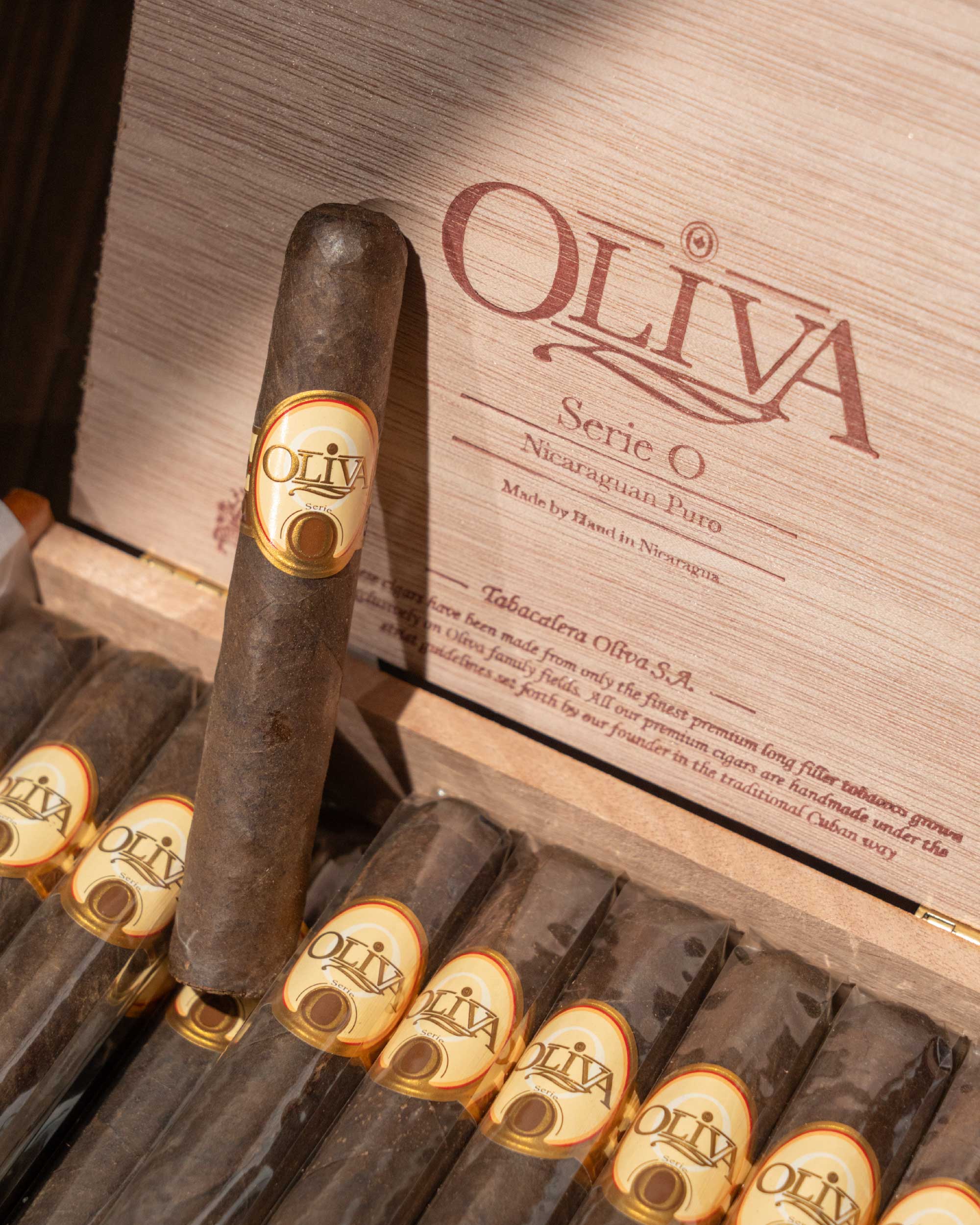 Premium Oliva Serie O Maduro Robusto Cigars - Handcrafted Full-Bodied Nicaraguan Cigars for Special Occasions & Relaxation