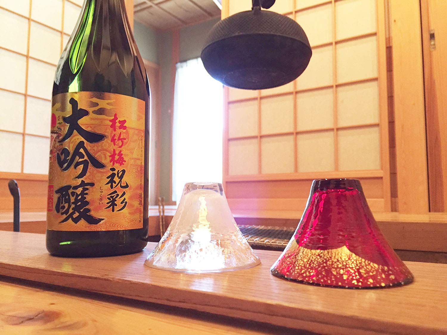 Premium Japanese Sake Glass Set - 2.4 fl oz (65 ml) Handcrafted Mt. Fuji Design Sake Cups in White & Red - Authentic Japanese Cold Sake Drinking Set - Perfect for Sake Tasting, Japanese Cuisine & Gift Giving