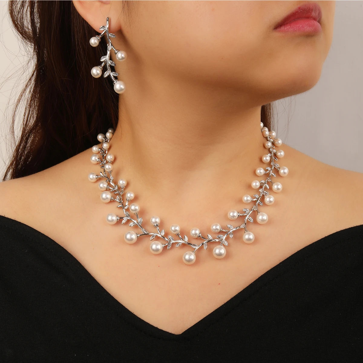 Elegant White Pearl Necklace Set for Women - Wedding & Party Jewelry with Zirconia - Unique Fashion Jewelry Gift for Brides, Bridesmaids & Special Occasions