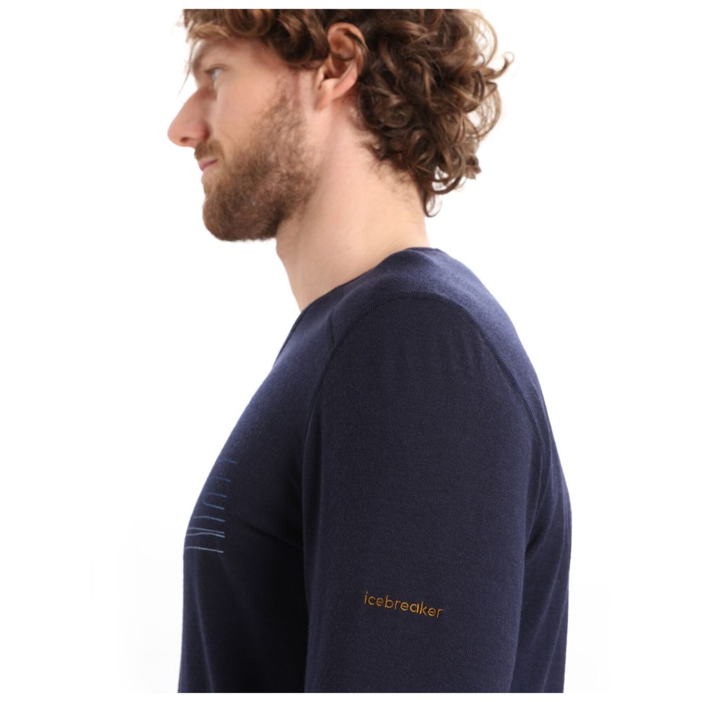 Icebreaker Men's 200 Oasis Long Sleeve Crew Neck Thermal Base Layer - Ski Stripes Midnight Navy - Merino Wool Shirt for Skiing, Hiking & Winter Outdoor Activities