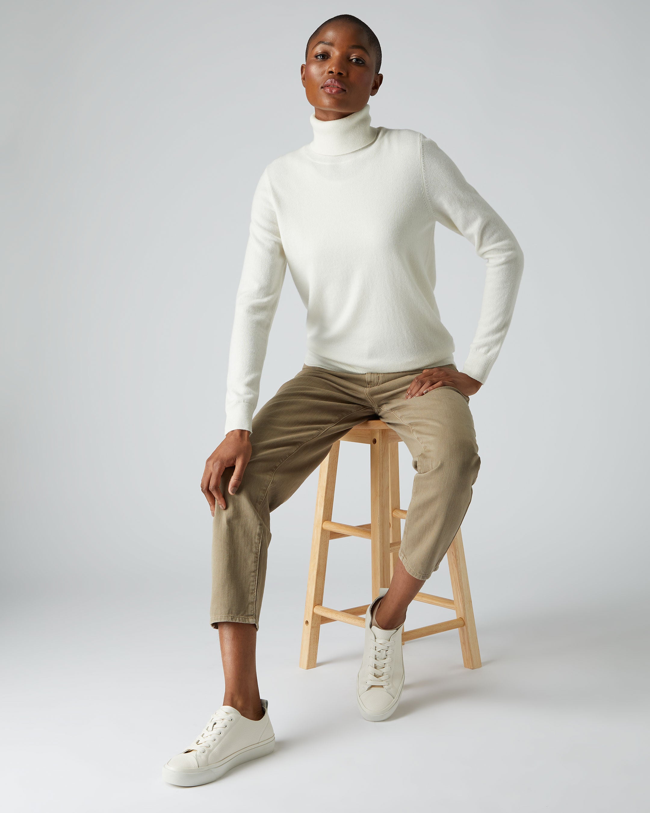 Luxury Women's Cashmere Turtleneck Sweater - Soft & Warm Winter Pullover - New Ivory White - Perfect for Office, Travel & Casual Outfits