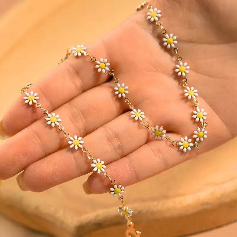 18K Gold Plated Daisy Dream Choker Necklace - Dainty Floral Layering Jewelry for Women, Perfect for Everyday Wear, Date Nights & Special Occasions