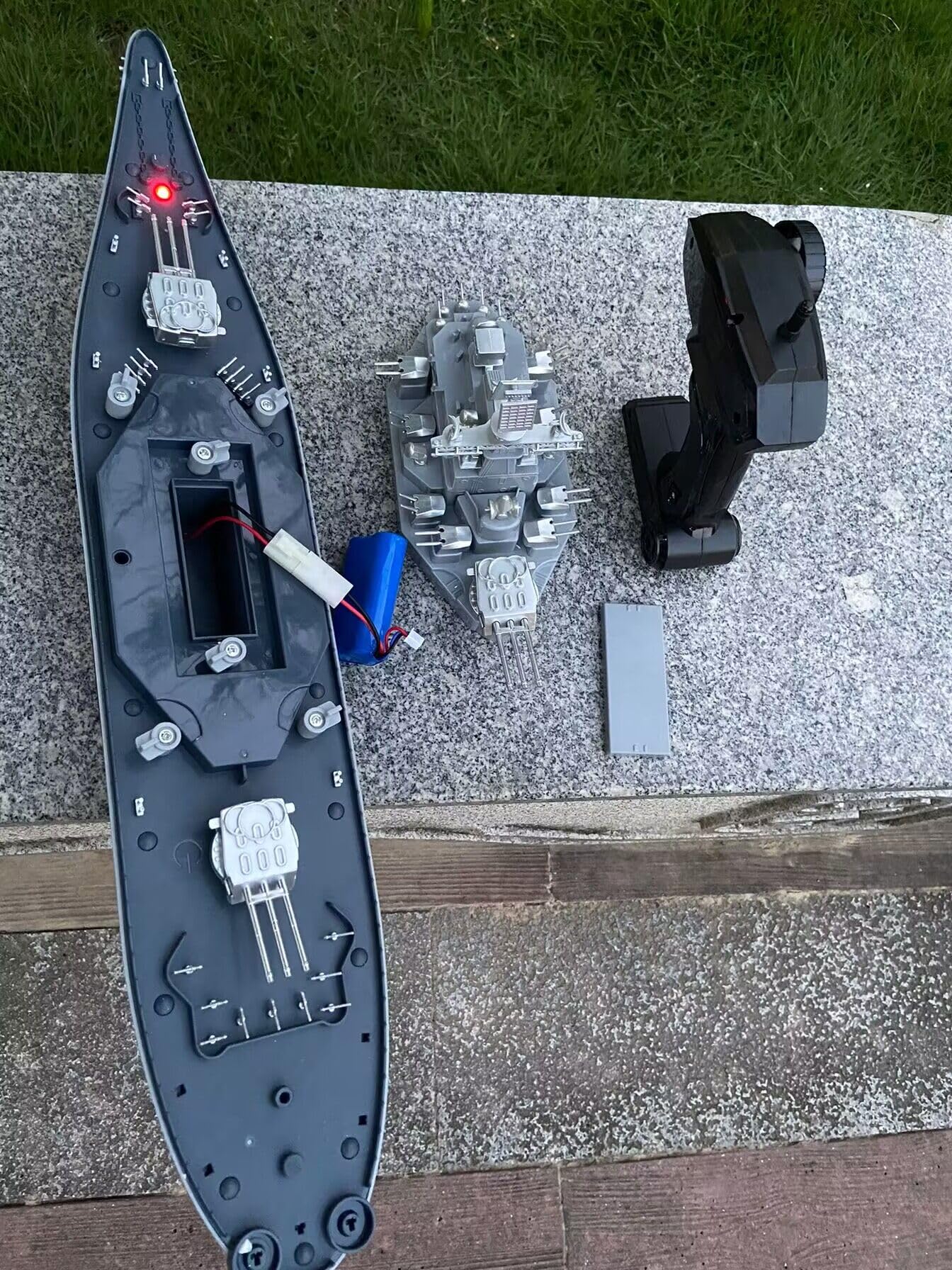 SOWOFA 24-inch Louisiana Class RC Cruiser Warship - Electric Remote Control Boat with Super Long Hull, Military Toy for Kids, Launchable Aircraft Carrier Model - Perfect for Pool Play, Battles, and Collectors