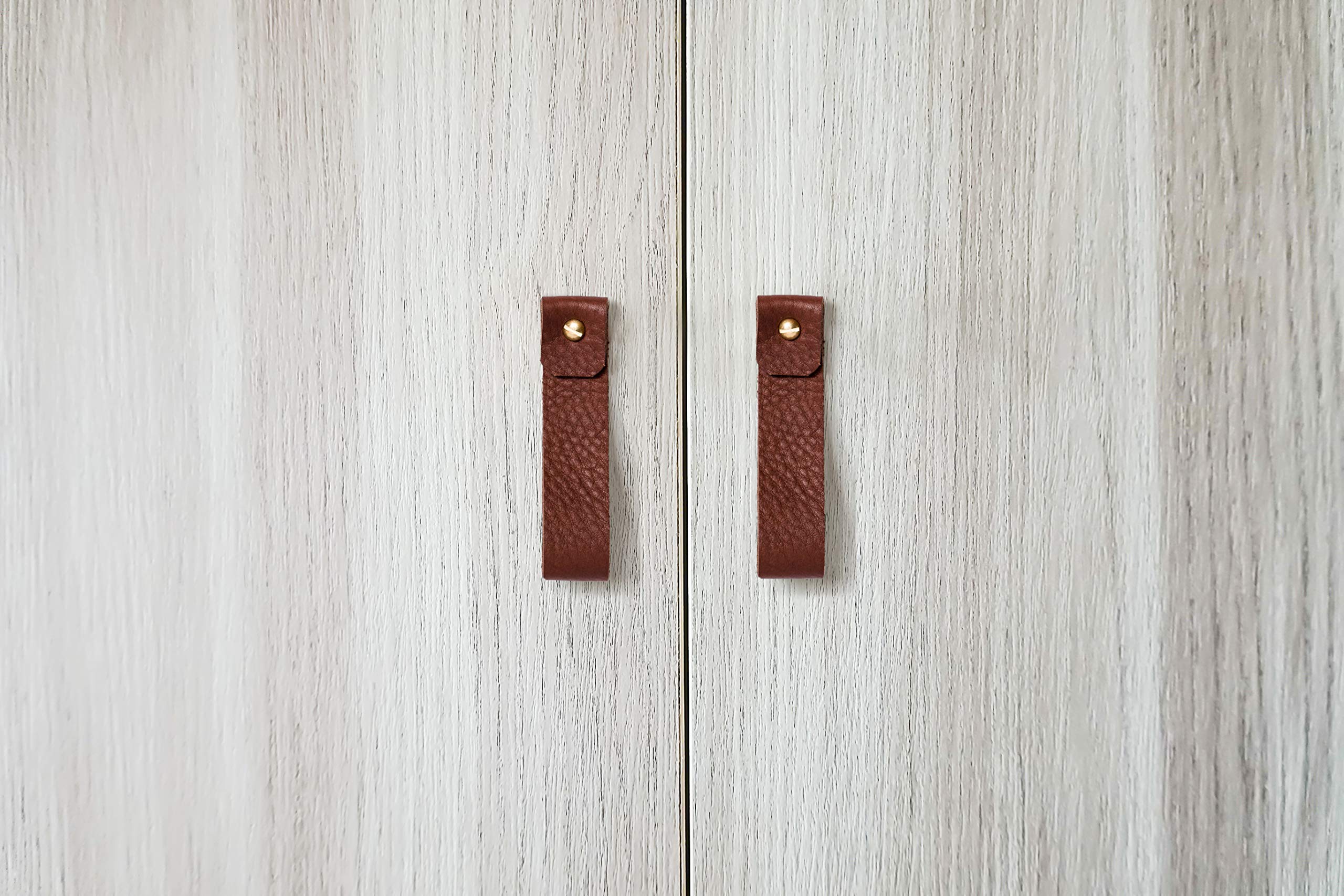 KEYAIIRA - Medium Leather and Brass Drawer Pulls - Rustic Gold Cabinet Knobs & Handles for Kitchen, Closet, Furniture - Minimalist Home Decor Hardware for Cabinets, Dressers, and Doors