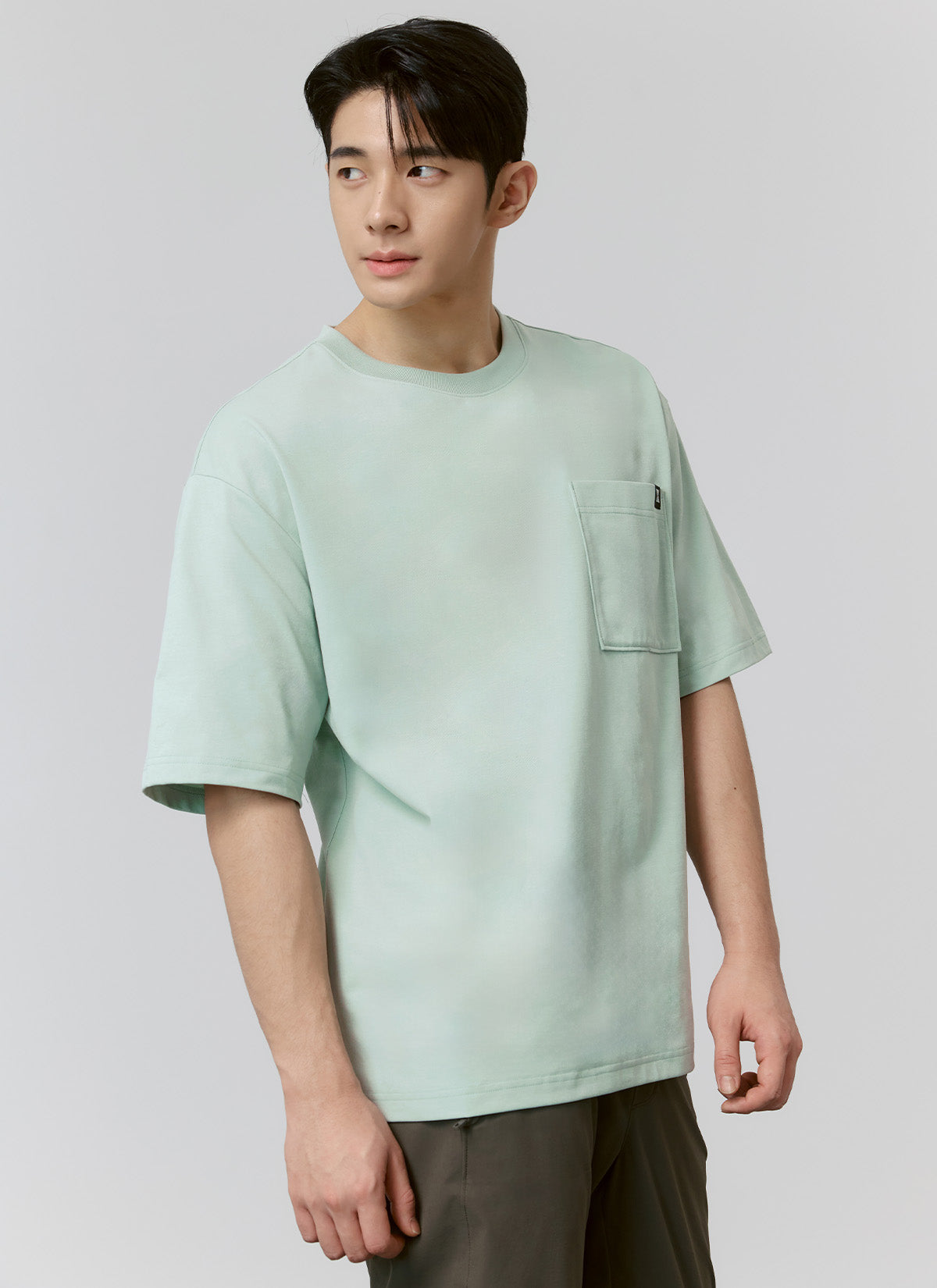 Cool Breeze Oversized Pocket Short Sleeve T-Shirt for Men - Casual Summer Comfort Shirt for Beach, Lounge & Outdoor Activities