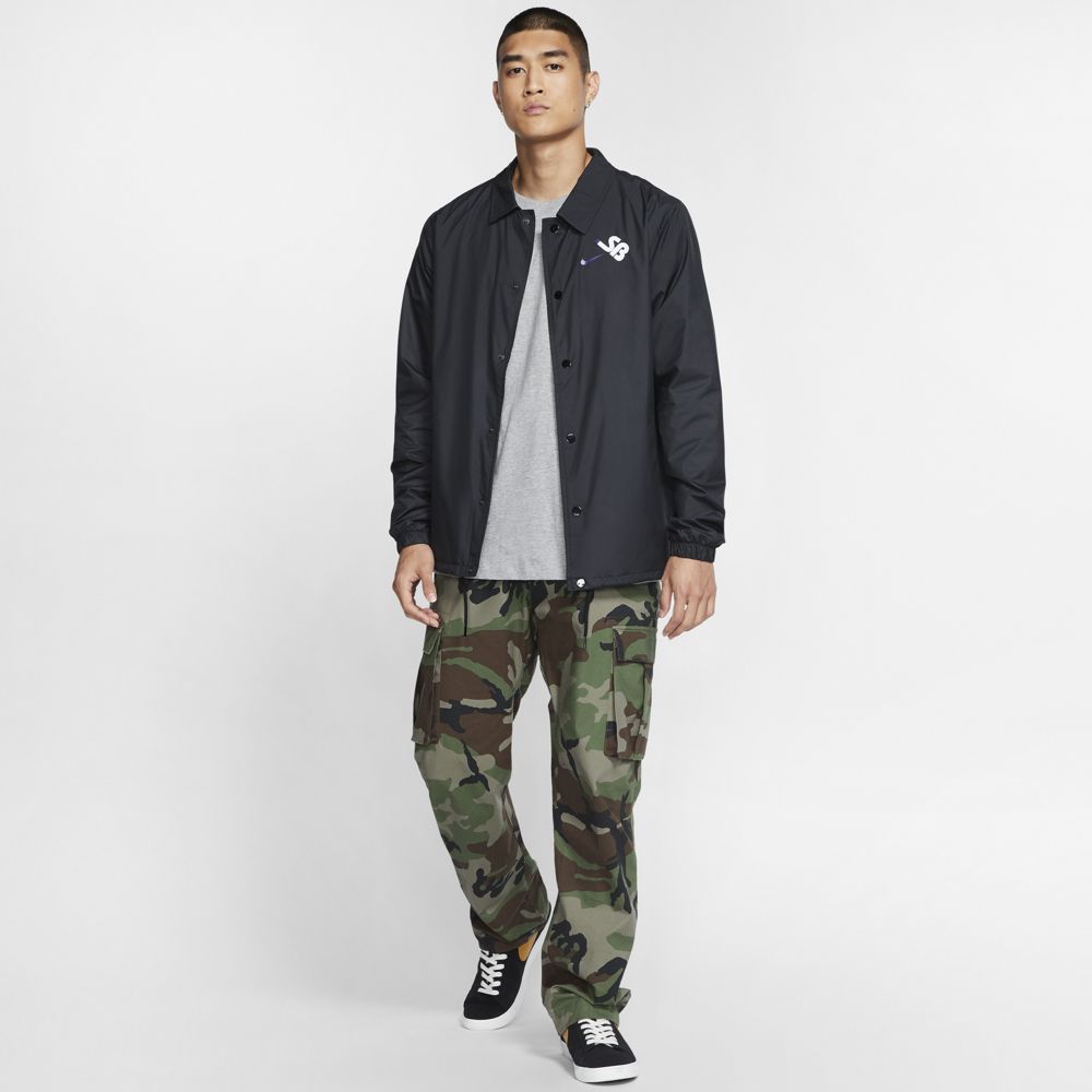 Nike SB Men's Skate Jacket - Black & White | Lightweight Water-Resistant Windbreaker for Skateboarding & Streetwear Fashion