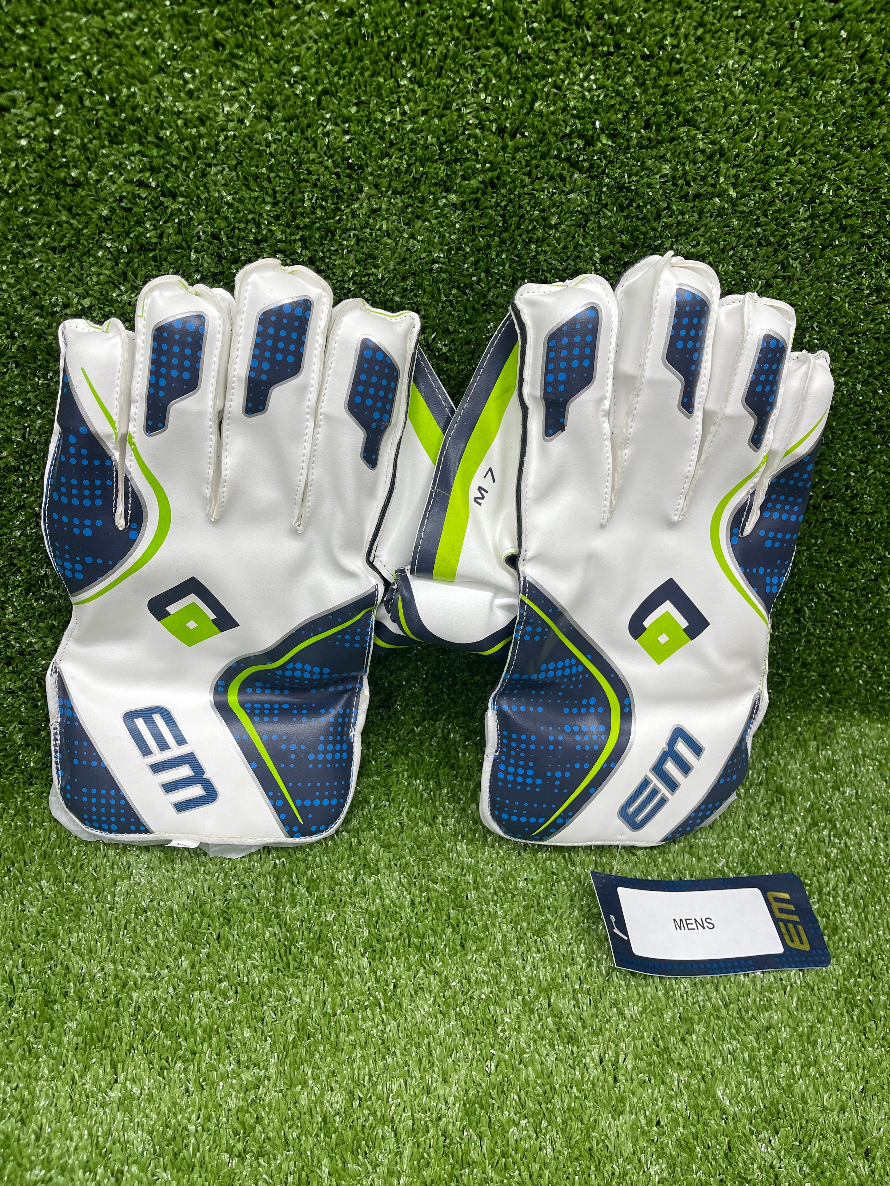 EM Quantum 7.0 Professional Cricket Wicket Keeping Gloves for Adults - Perfect for Wicket Keepers & Fielders in Competitive Matches & Practice Sessions