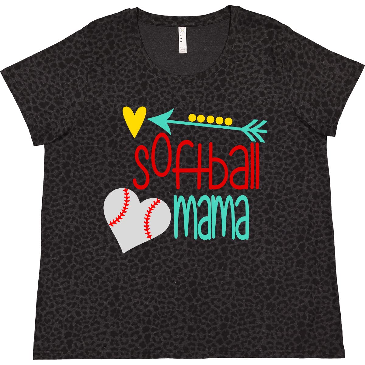 Inktastic Softball Mama with Heart and Arrow Women's Plus Size T-Shirt - Comfortable & Stylish Baseball Mom Tee for Casual Wear, Sports Events & Gifts