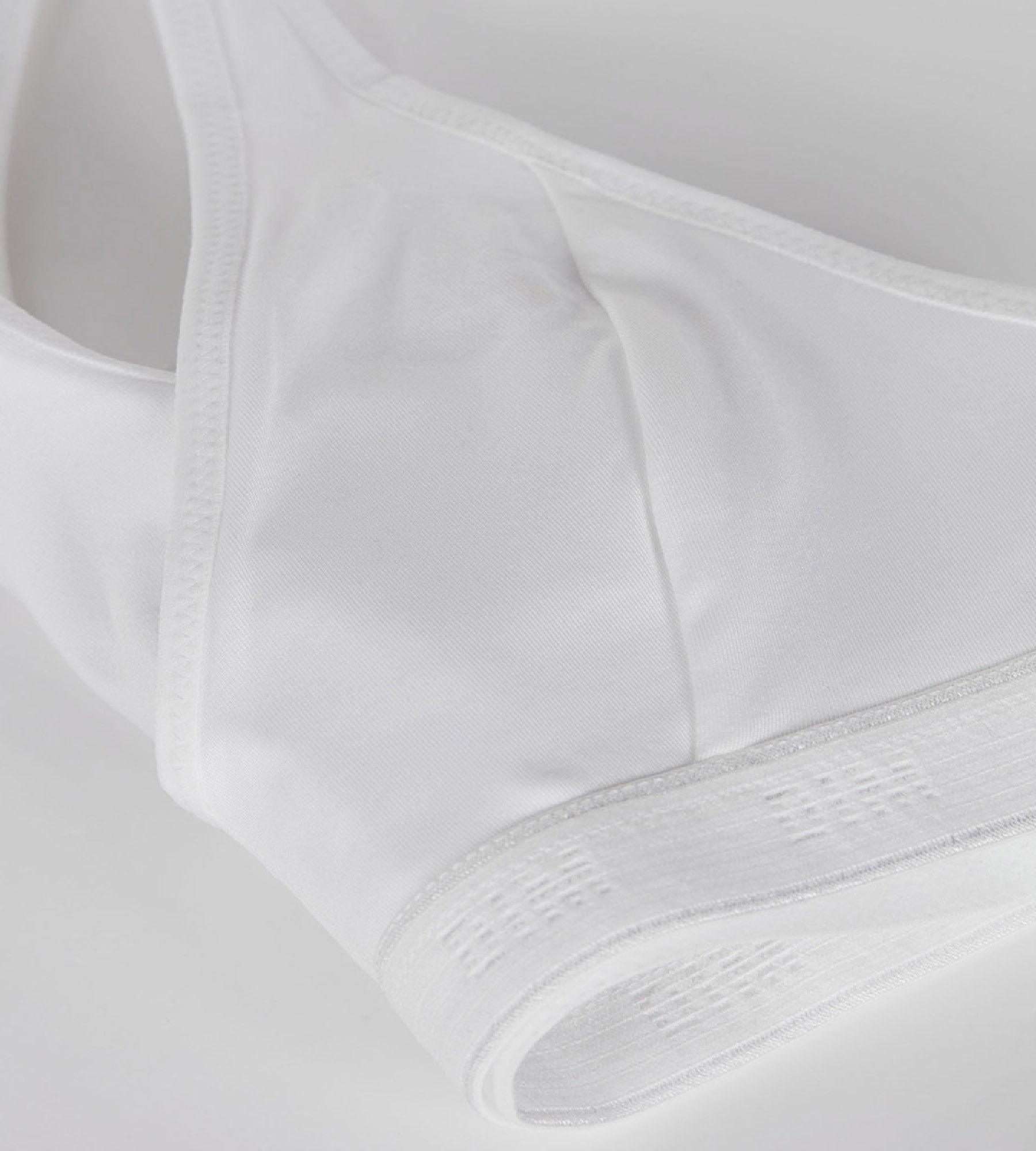DIM Pocket Micro Girl White Sports Bra - Breathable & Supportive for Running, Yoga & Gym Workouts