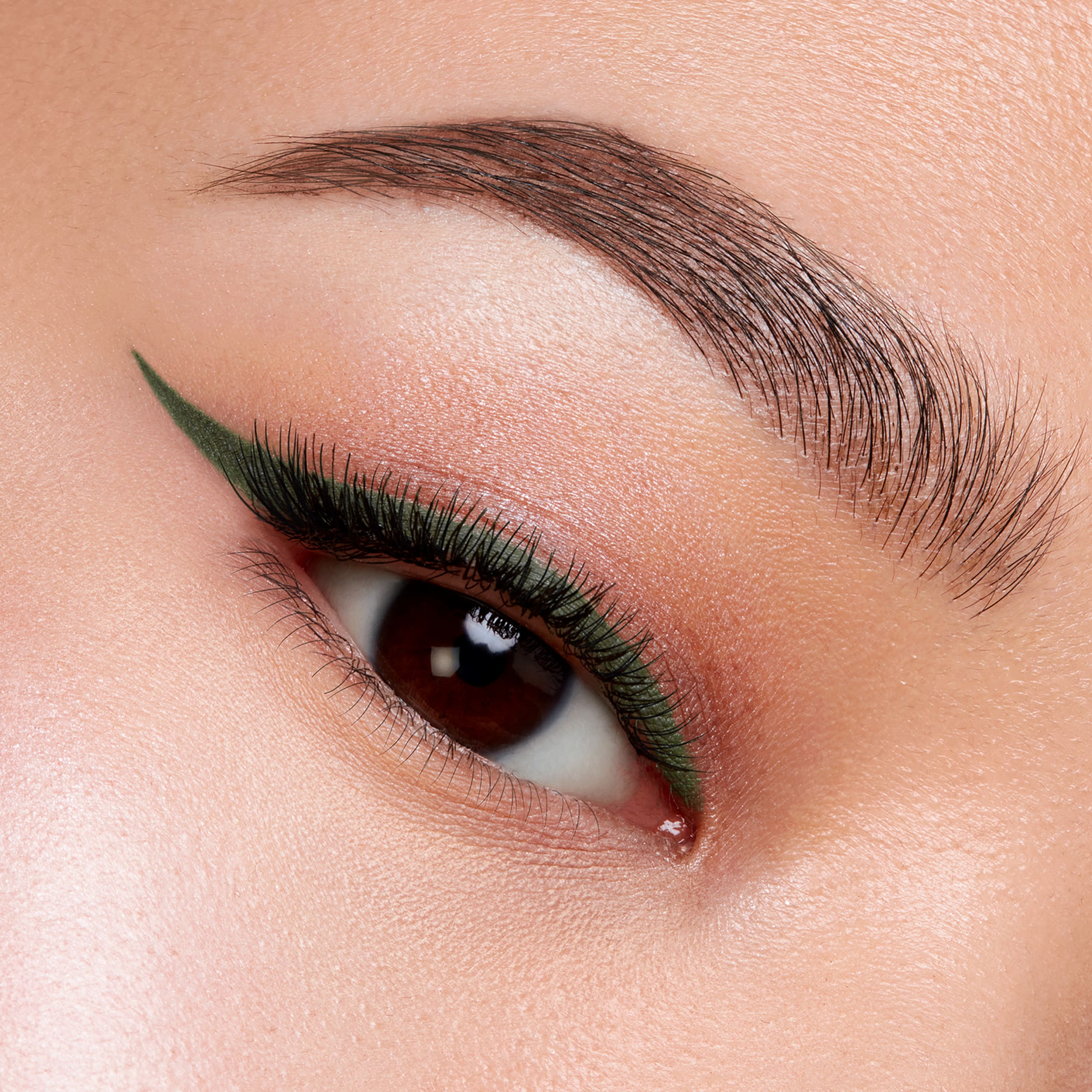 Long-Lasting Waterproof Gel Eyeliner Pencil - Smudge Proof & Highly Pigmented for Precise Eye Makeup - Perfect for Daily Wear, Party Looks & Professional Makeup Artists