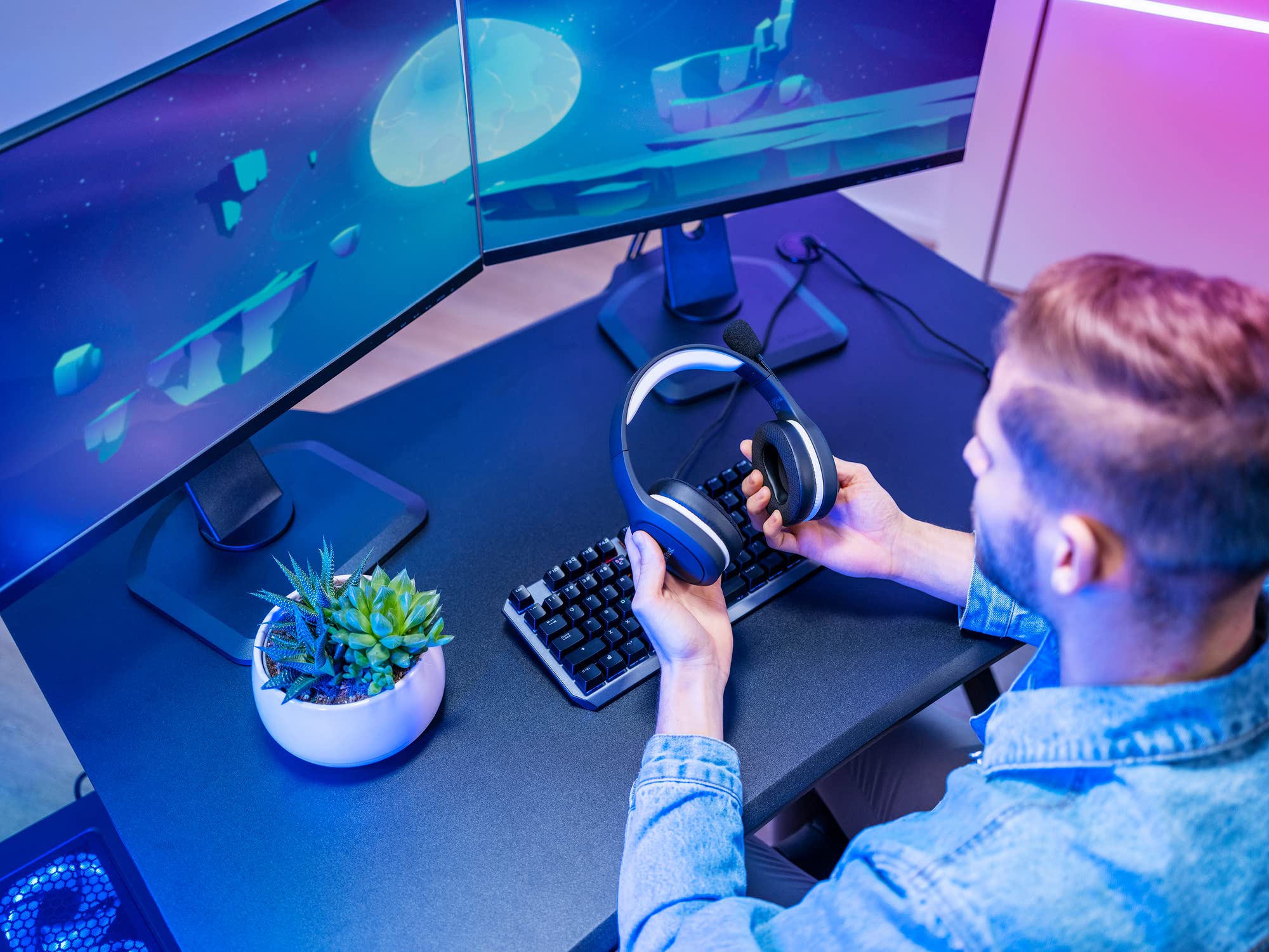 Trust Gaming GXT 391 Thian Wireless Gaming Headset for PS5, PS4, PC - 5.8GHz USB Dongle, Over-Ear Design, Rechargeable, Lightweight with Mic - Black | Perfect for Multi-Platform Gaming, Streaming & Online Meetings