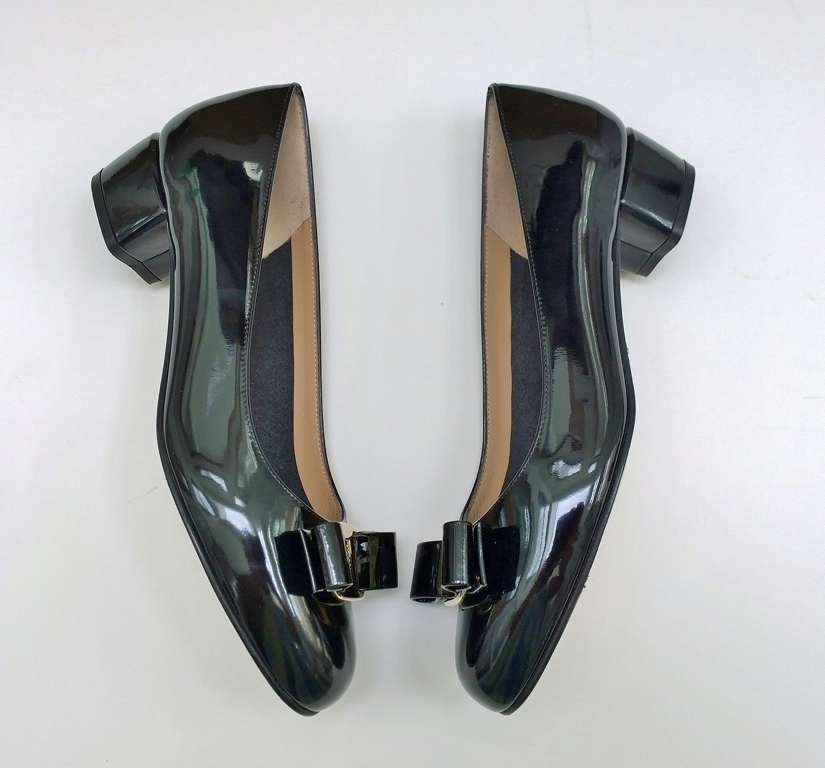Ferragamo Vara Black Patent Leather Bow Block Heels Women's Shoes - C Width - New in Box - Perfect for Office, Wedding & Special Occasions