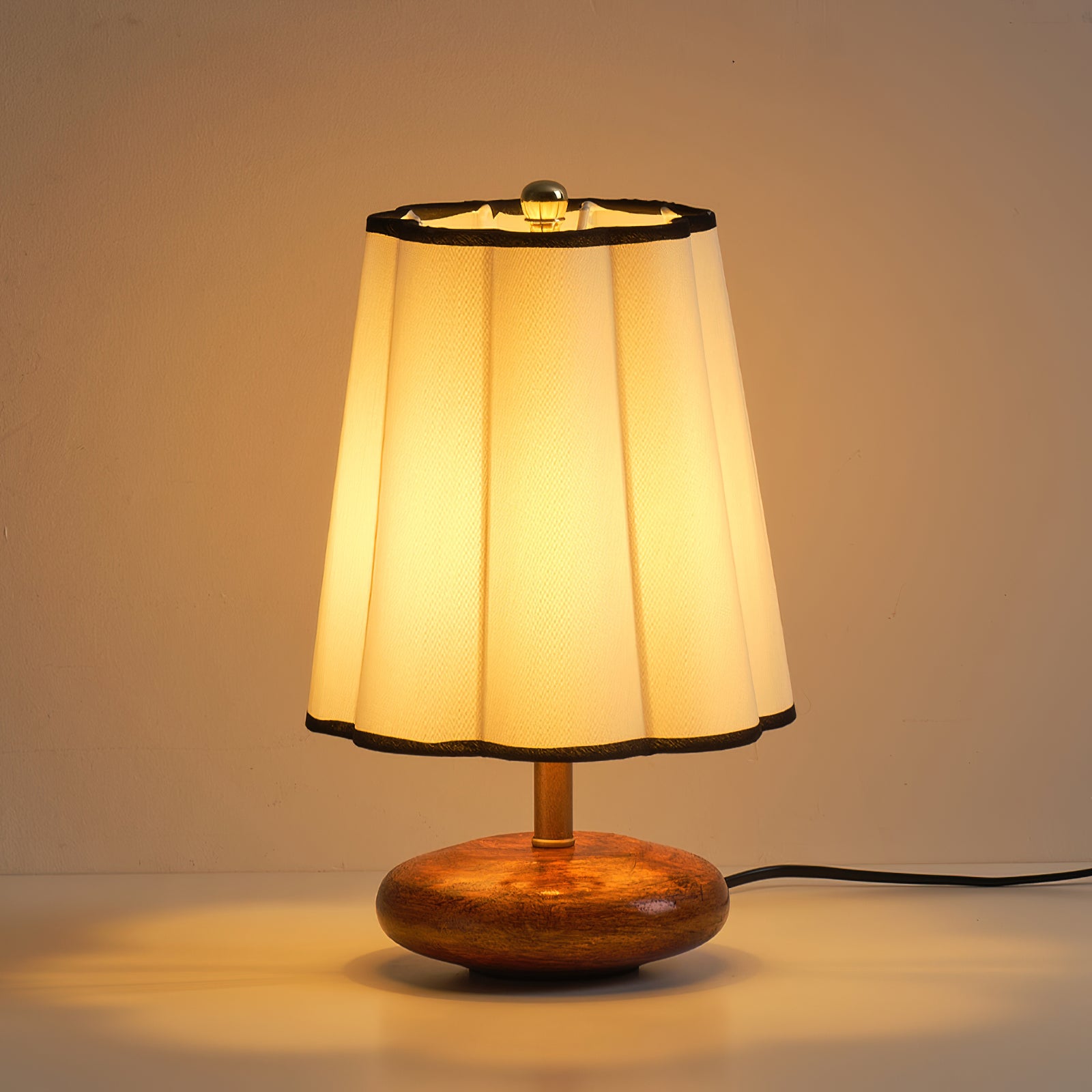 Elegant Petal Pleased Table Lamp - Soft Lighting for Bedroom, Living Room & Office - Modern Home Decor Accent Light