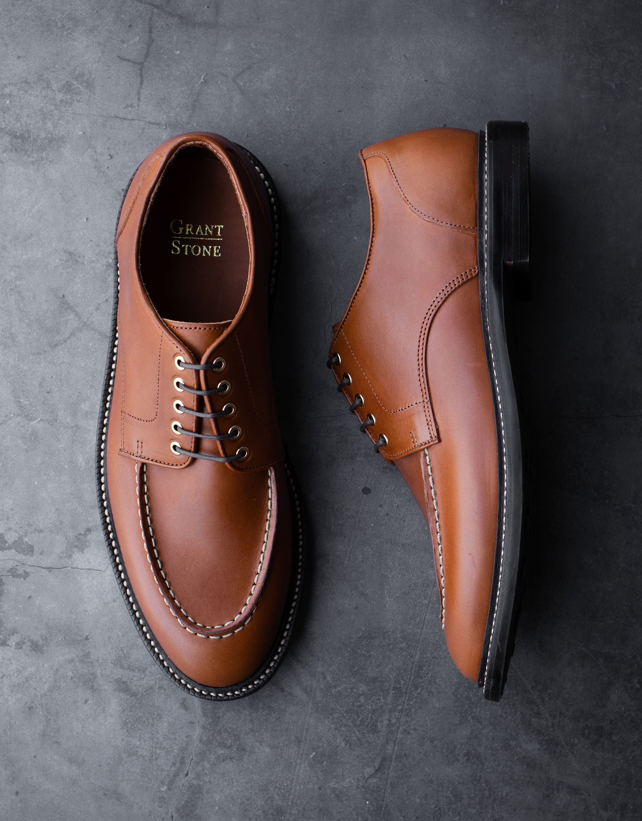 Men's Moc Toe Derby Shoes in Saddle Tan - Classic Casual & Work Boots for Outdoor Activities and Everyday Wear