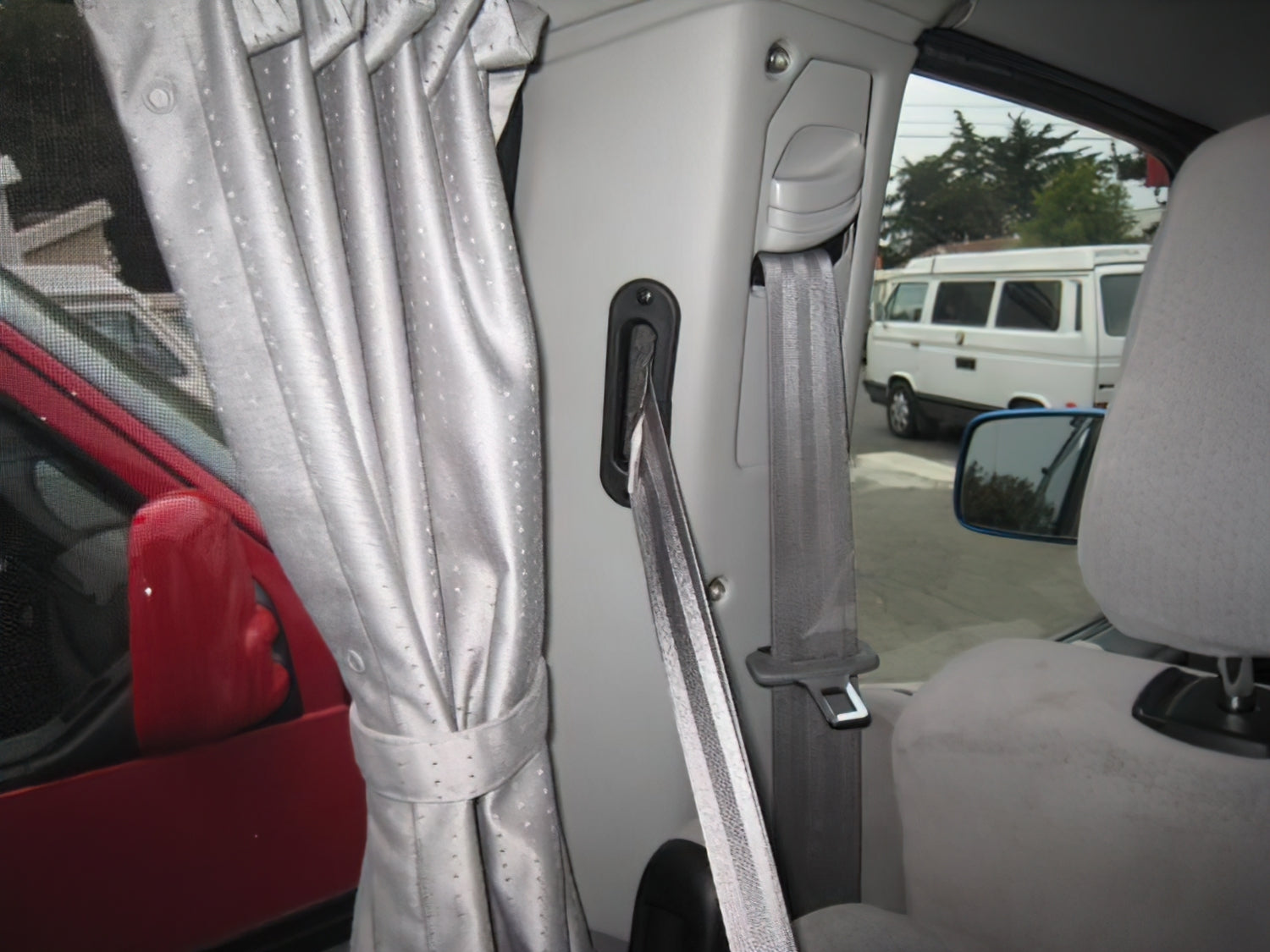 3 Point Retractable Seat Belt for Jumpseat (Left/Right) - Compatible with Eurovan Weekender & Multivan | Enhanced Safety for Rear Passengers | Perfect for Campers, Vans, and Family Road Trips