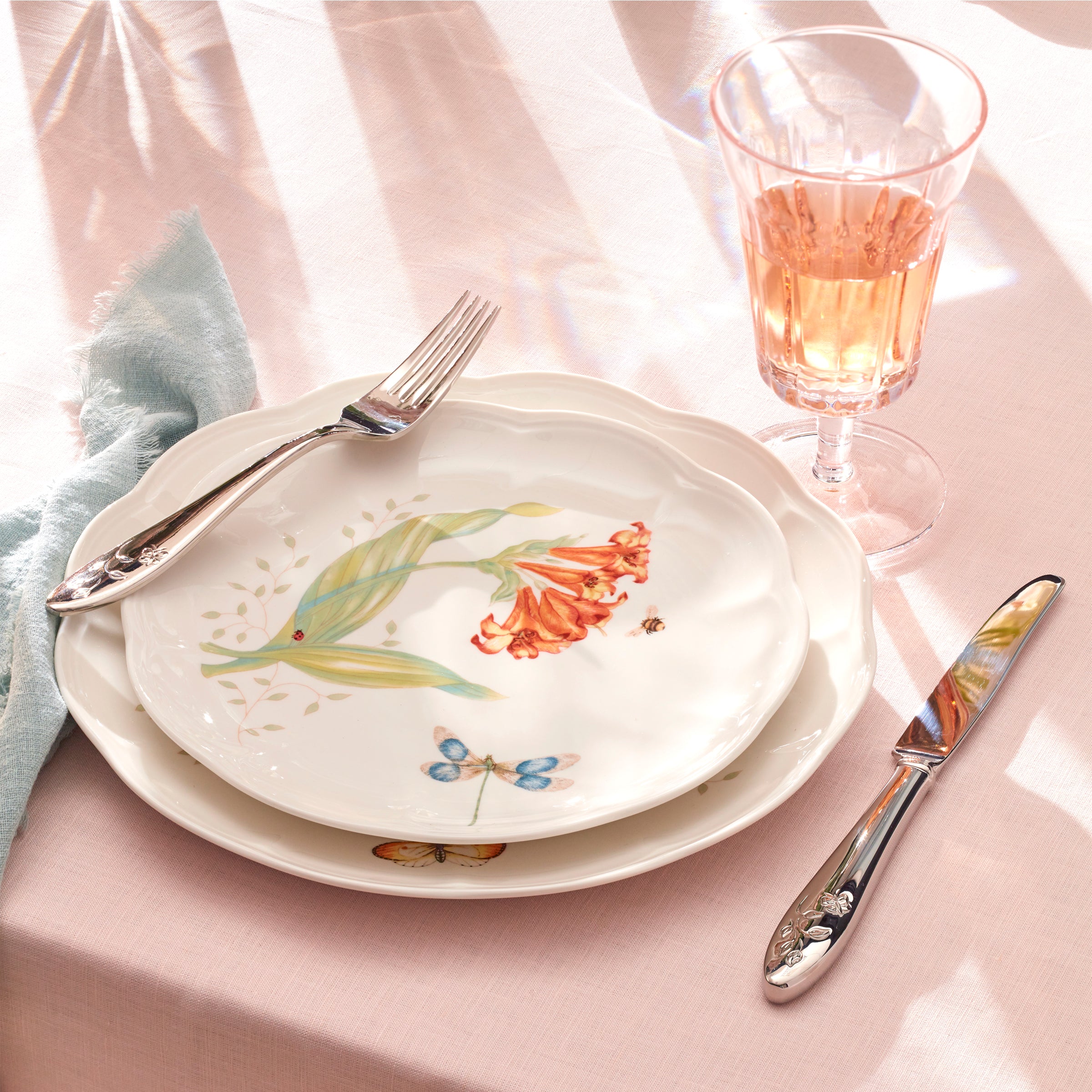 Butterfly Meadow 18-Piece Dinnerware Set - Porcelain Plates, Bowls & Cups - Elegant Floral Design for Dining, Parties & Home Decor