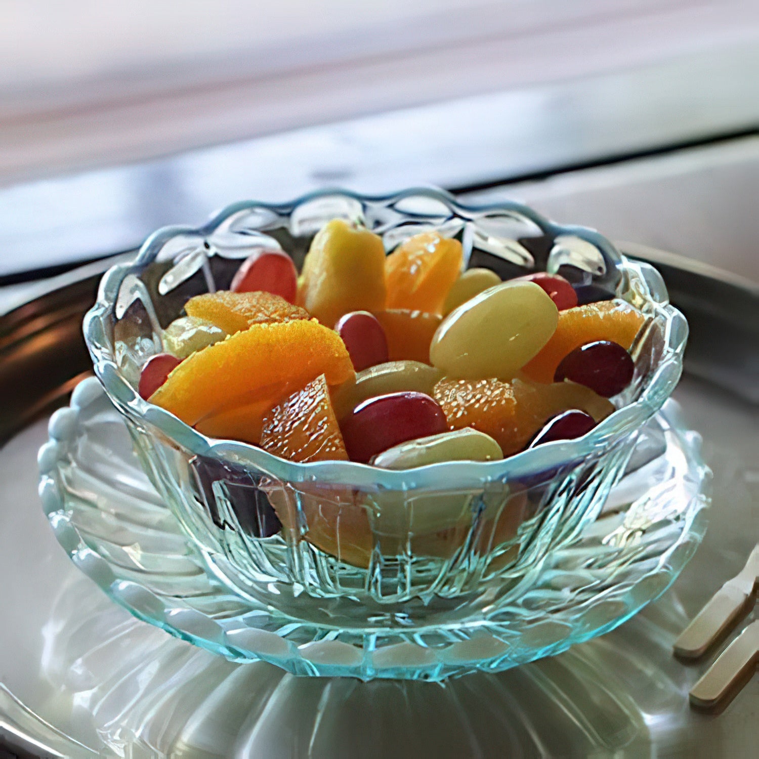 Hirota Glass Yukinohana Blue Shallow Bowl - Handmade Soda Lime Glass Dish for Sushi, Desserts & Home Decor - Perfect for Japanese Cuisine, Party Serving & Tabletop Display