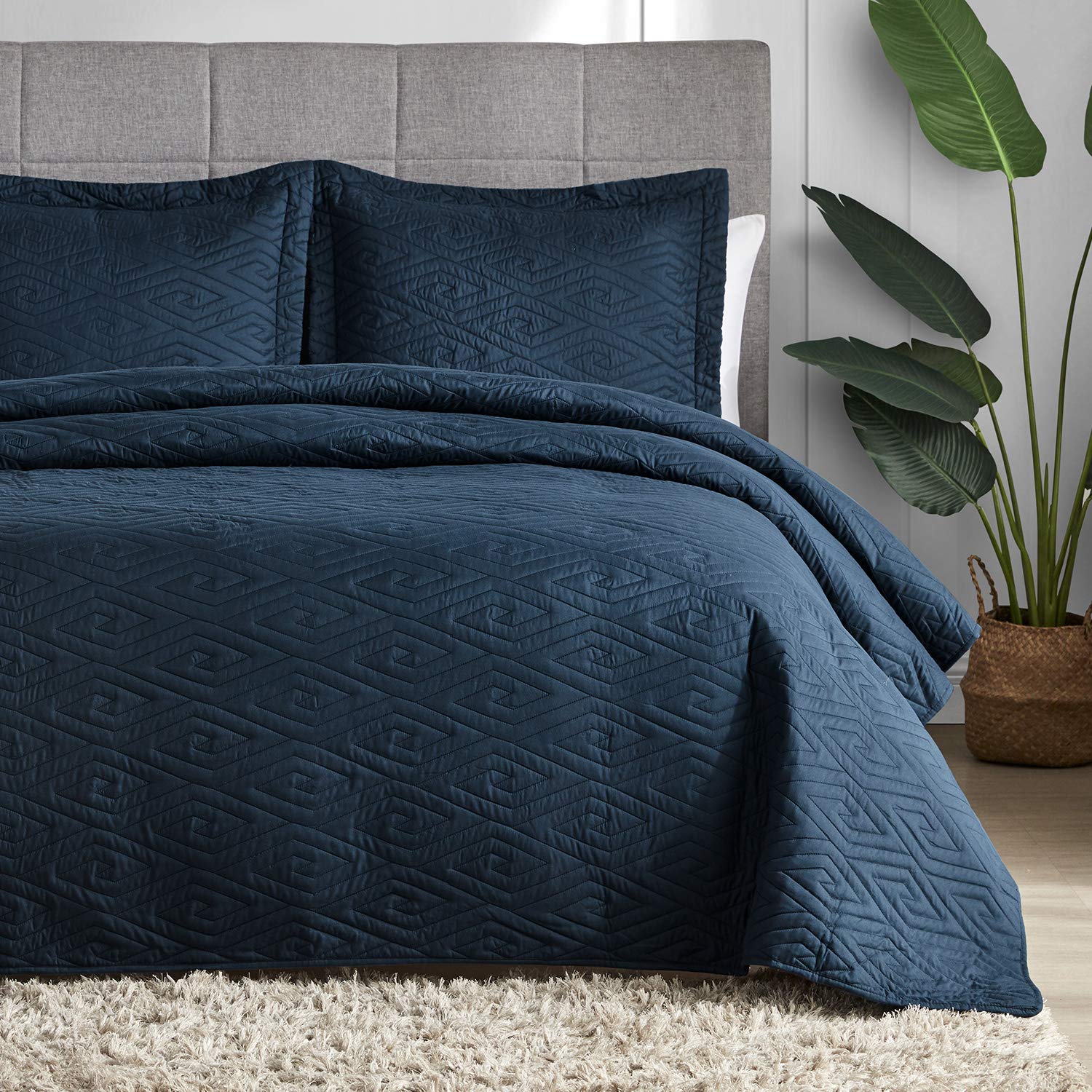Lightweight Quilt Set for All Seasons - Twin Size 68x90 Inch Bedspread, Coverlet & Comforter | Perfect for Guest Rooms, Dormitories & Cozy Bedroom Decor