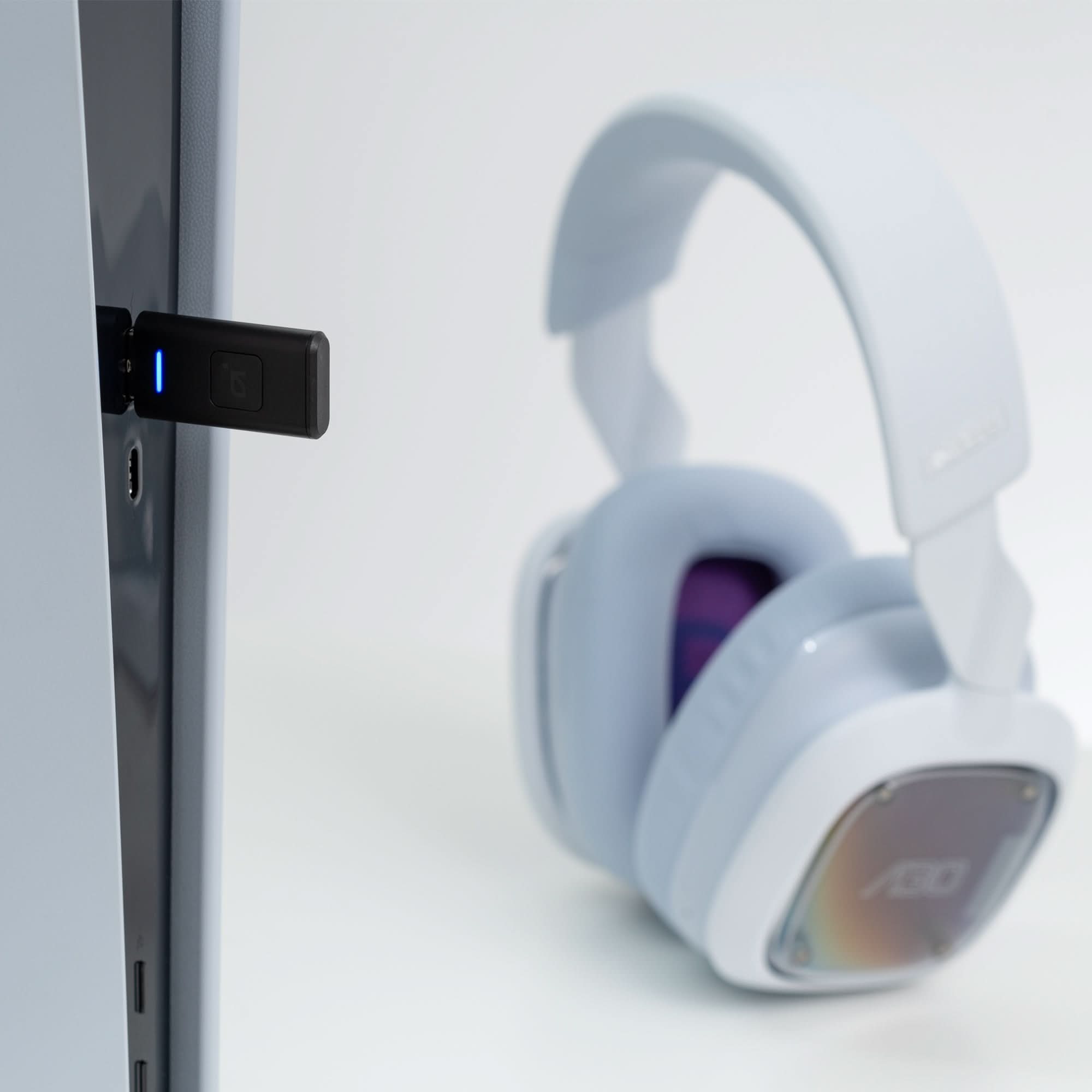 ASTRO Gaming A30 Wireless Over-Ear Gaming Headset with Microphone - White - Compatible with Xbox, PS5, PC - Perfect for Competitive Gaming & Streaming