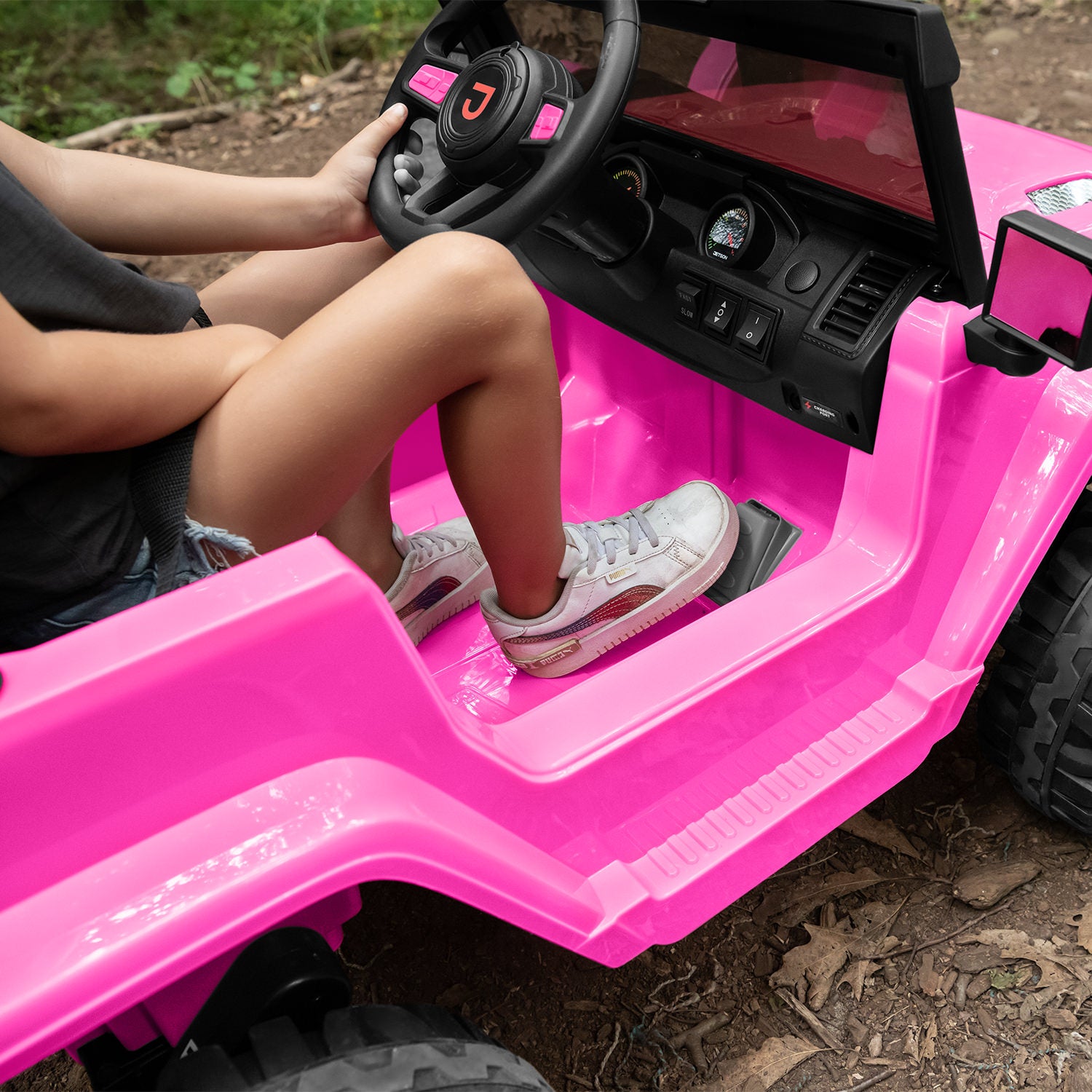 Safara Ride On Car for Kids - 12V Electric Battery Powered Toy Vehicle with Remote Control - Perfect for Outdoor Play, Birthday Gifts & Backyard Fun