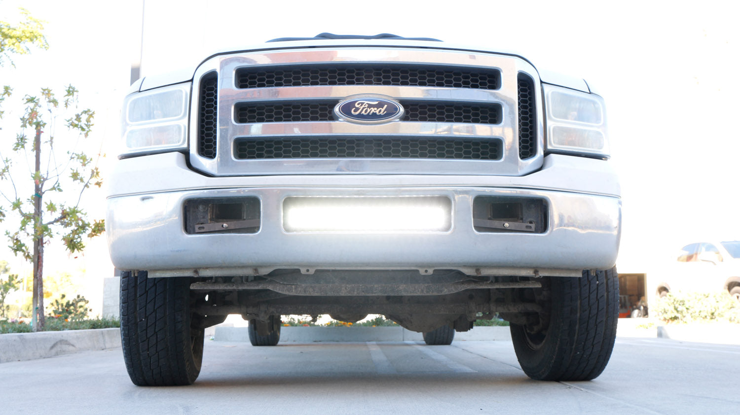 120W 20 LED Light Bar with Lower Bumper Bracket & Wiring Kit - Compatible with 1999-2007 Ford F250 F350 Super Duty Trucks - Perfect for Off-Roading, Night Driving & Emergency Lighting