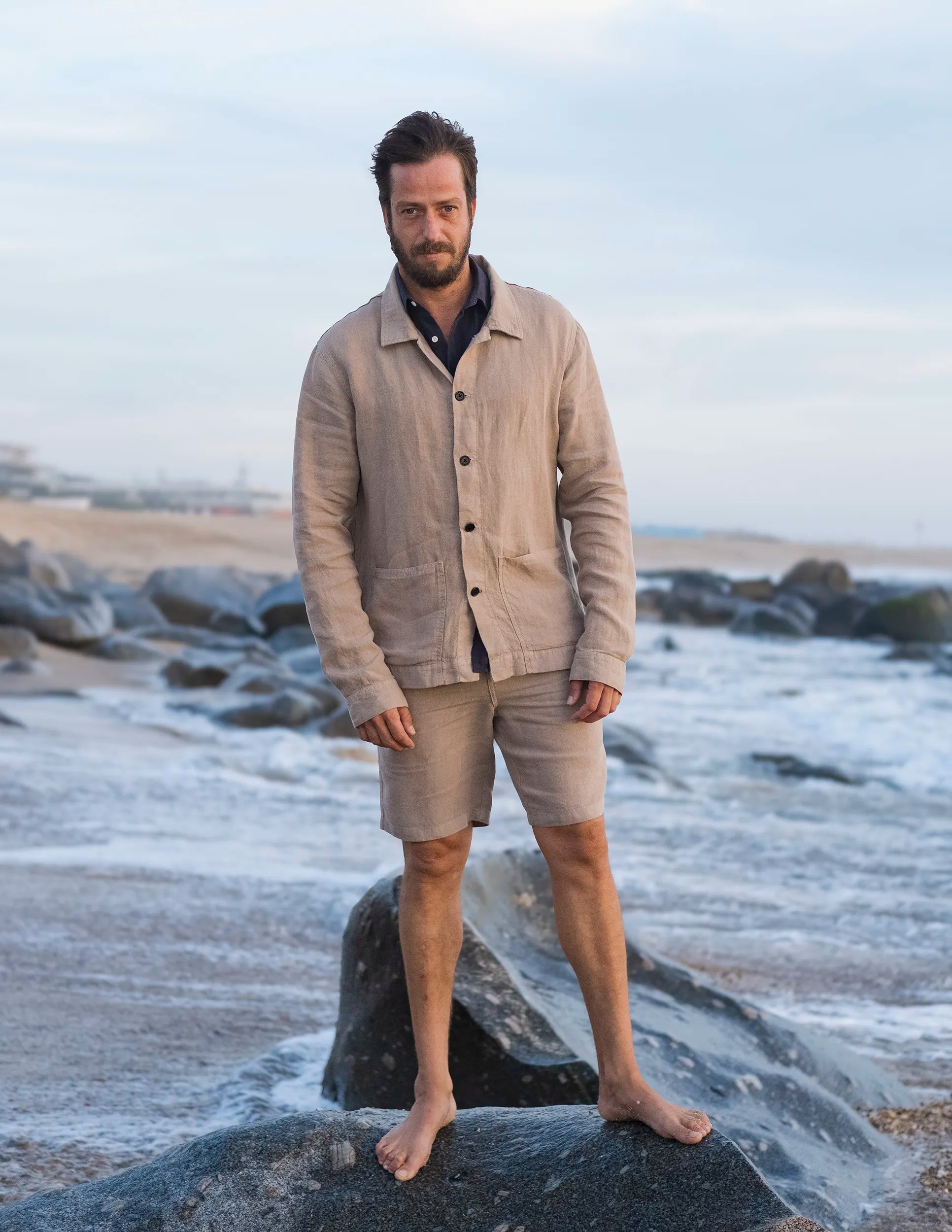 Stylish Overshirt Linen Ilha Desert - Lightweight Linen Shirt Jacket for Men & Women | Perfect for Casual Outings, Beach Cover-ups & Summer Layering