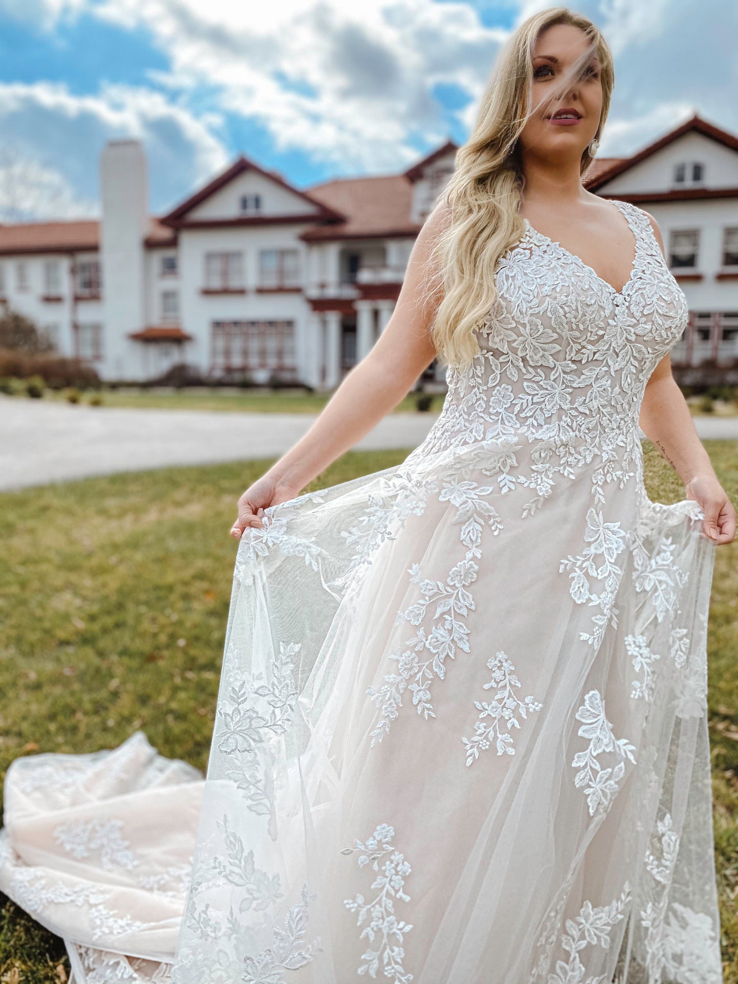 Stella York Angel Wedding Dress - Elegant Lace A-Line Gown for Brides | Perfect for Church Ceremonies, Beach Weddings & Formal Events