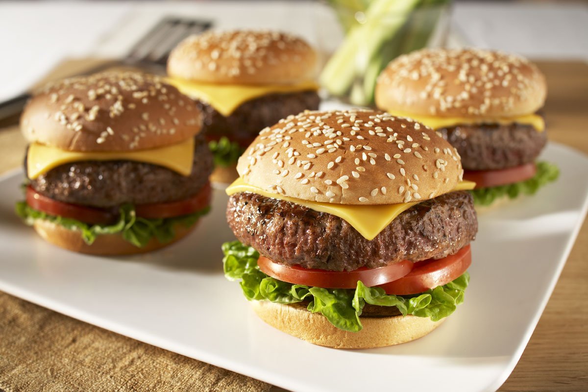 Chicago Steak Company - 24 Premium USDA Choice Angus Beef Steak Burgers (4 oz Each) - Flash Frozen Gourmet Beef Patties for Grilling - Perfect for BBQ Parties, Birthdays & Holiday Gifts - Great for Backyard Cookouts, Tailgating & Family Gatherings