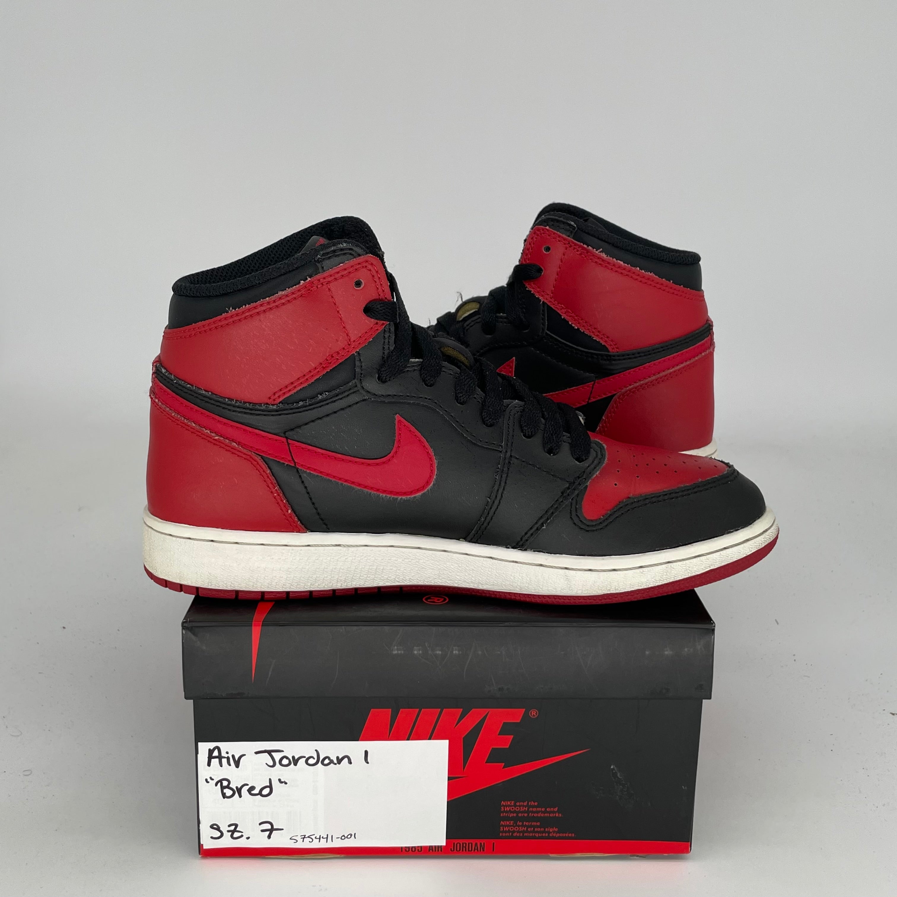 Original Air Jordan 1 Retro High OG 'Bred' Size 7Y (575441-001) - Men's Basketball Shoes for Streetwear & Sneaker Collectors - Perfect for Casual Wear, Sports & Sneakerhead Fashion