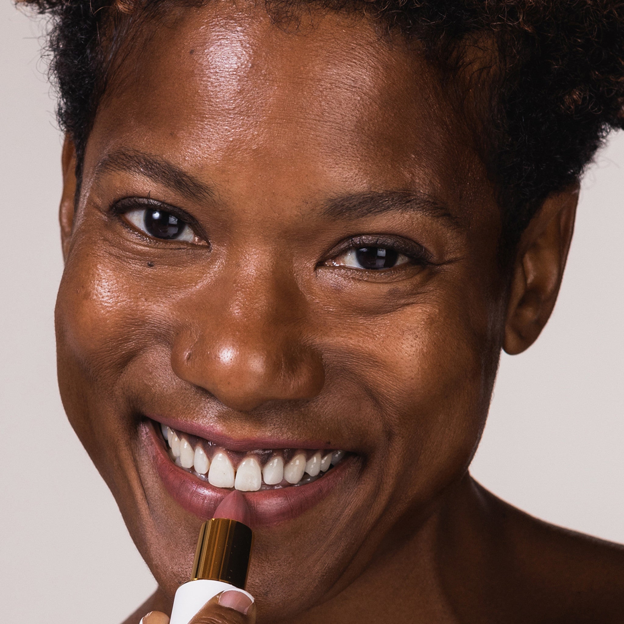Full Bloom Sculpted Lipstick - Long Lasting Matte Lipstick with Hydrating Formula, Vegan & Cruelty-Free - Perfect for Everyday Wear, Date Night, and Special Occasions