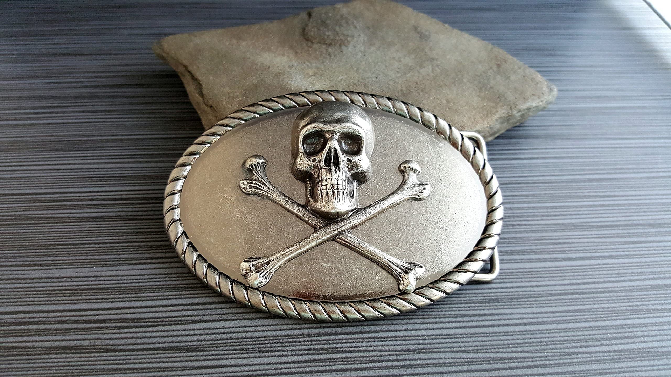 Handmade Antique Silver Steampunk Skull And Crossbones Belt Buckle - Gothic Punk Accessory for Bikers, Costumes & Fashion Statements