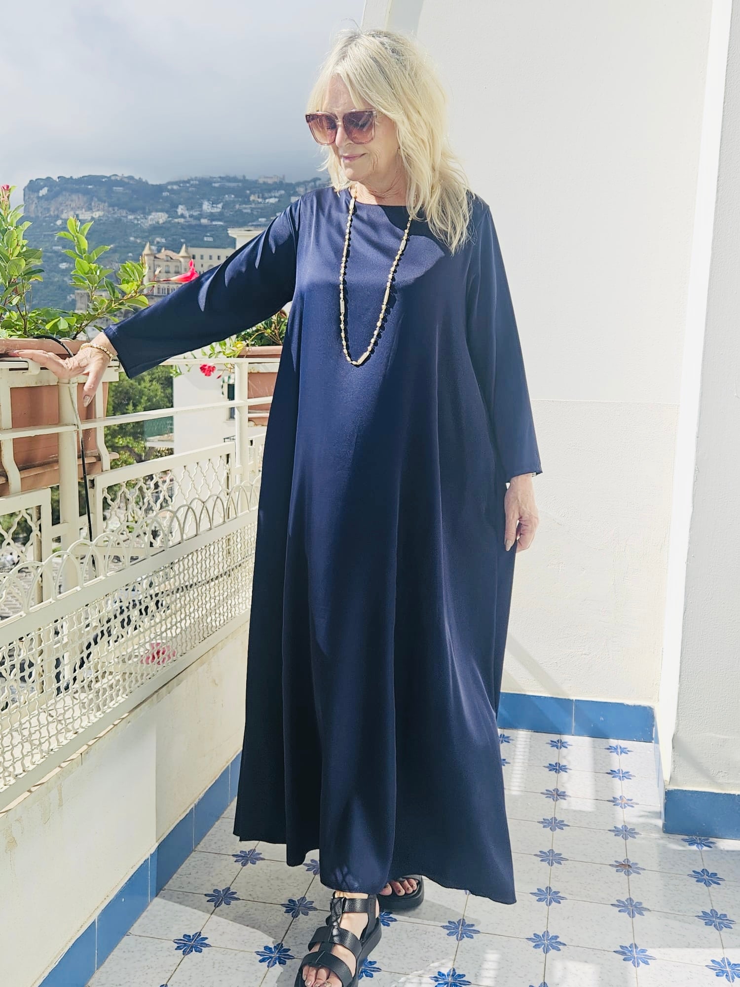 Elegant Navy Blue Long Sleeve Satin Dress for Women - Perfect for Evening Parties, Weddings & Formal Occasions