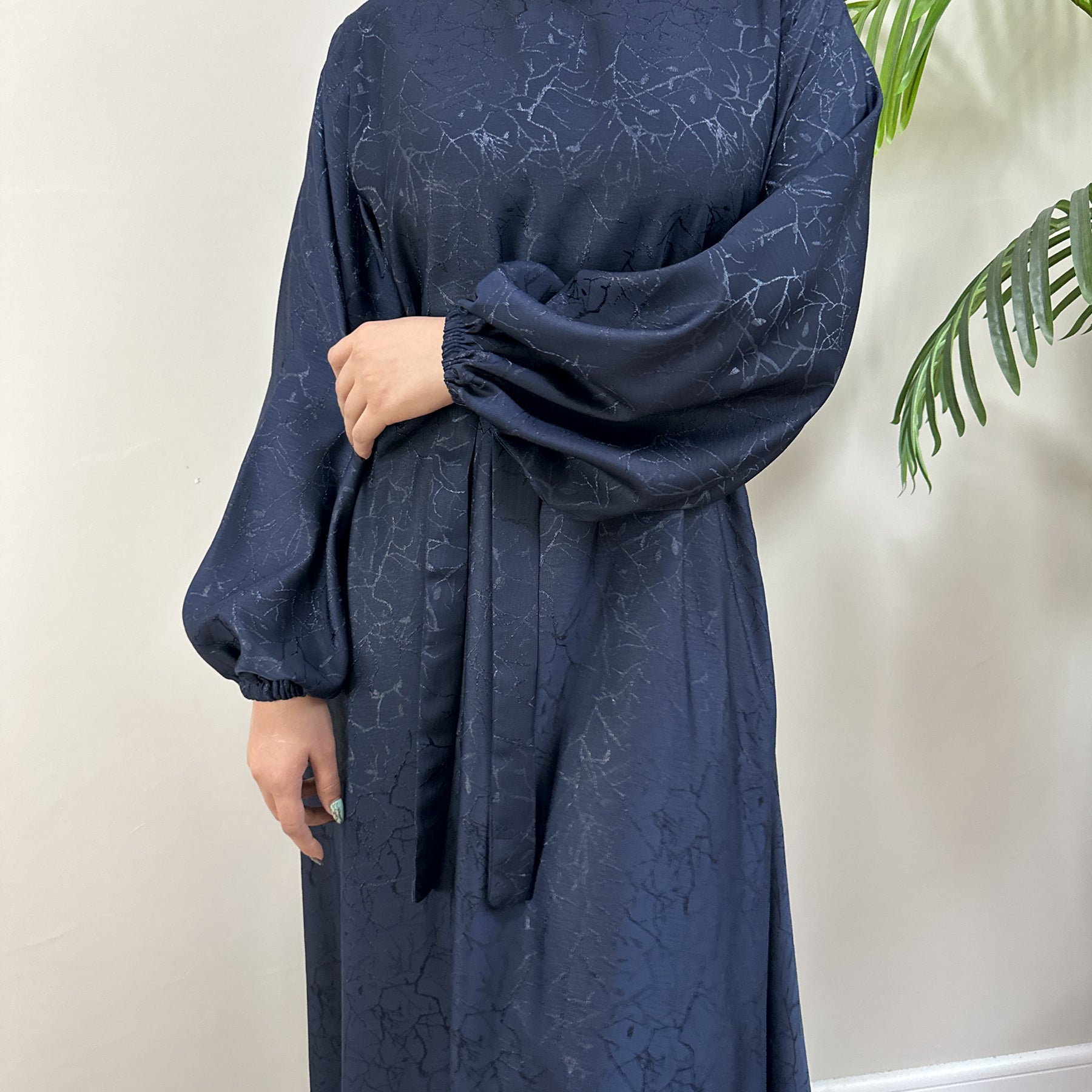 Elegant Maura Textured Abaya with Adjustable Belt - Modest Islamic Dress for Women - Perfect for Prayer, Eid, and Special Occasions