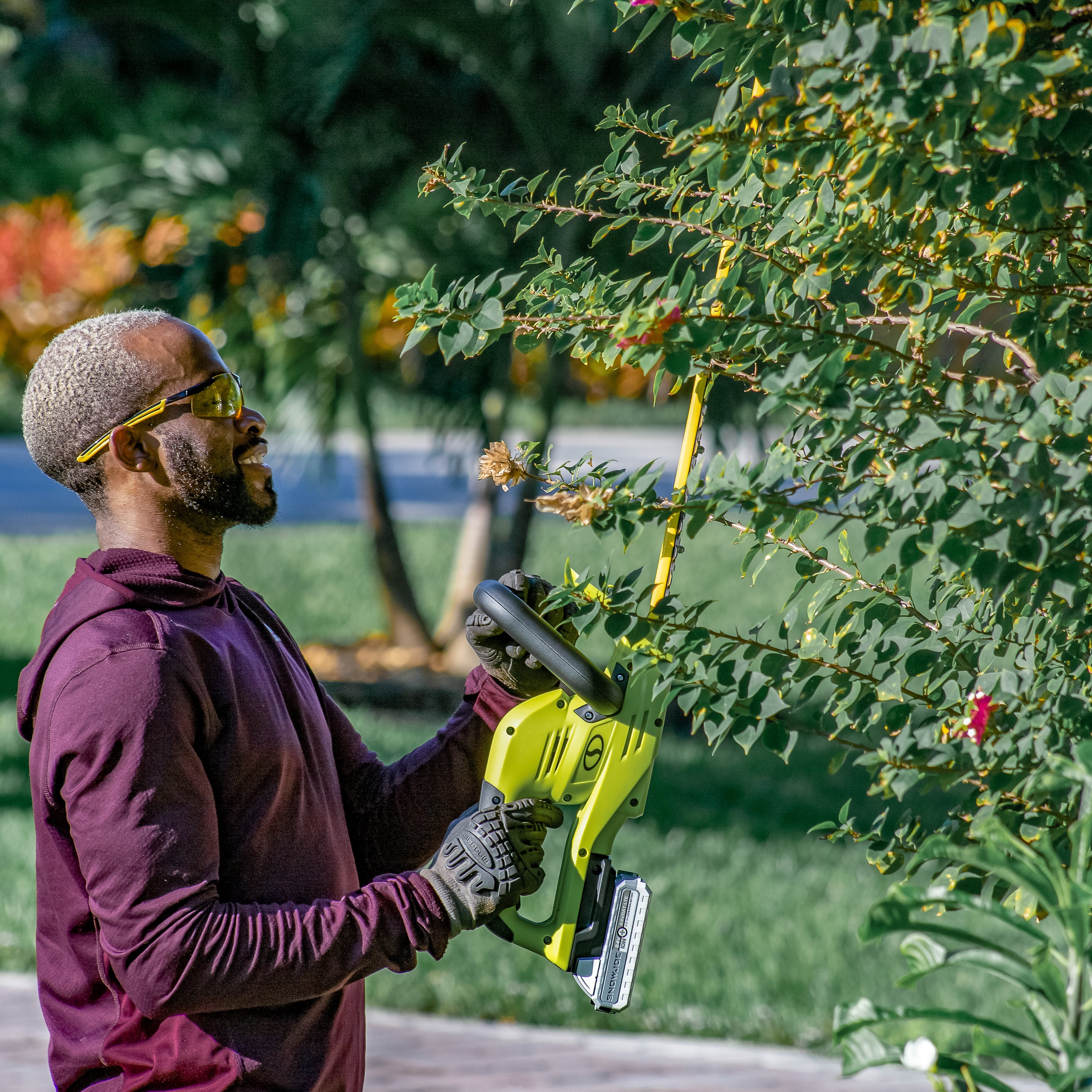 Sun Joe 24V HT22 LTE 24 Volt Cordless Hedge Trimmer with 22-Inch Blade | Includes 2.0Ah Battery & Charger | Perfect for Yard Landscaping & Hedge Maintenance