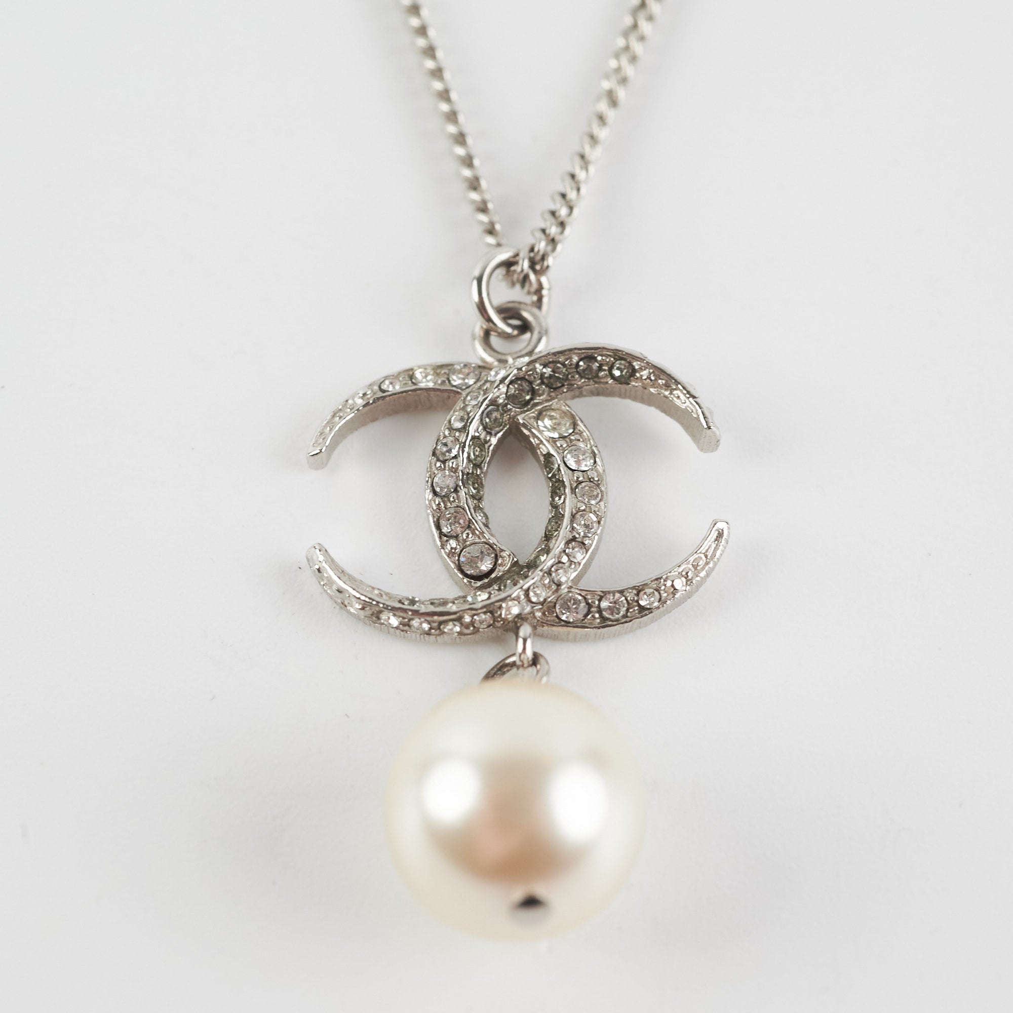Chanel CC Necklace with Pearl - Fashion Jewelry for Women | Elegant Pearl Pendant Necklace for Party, Wedding & Evening Wear