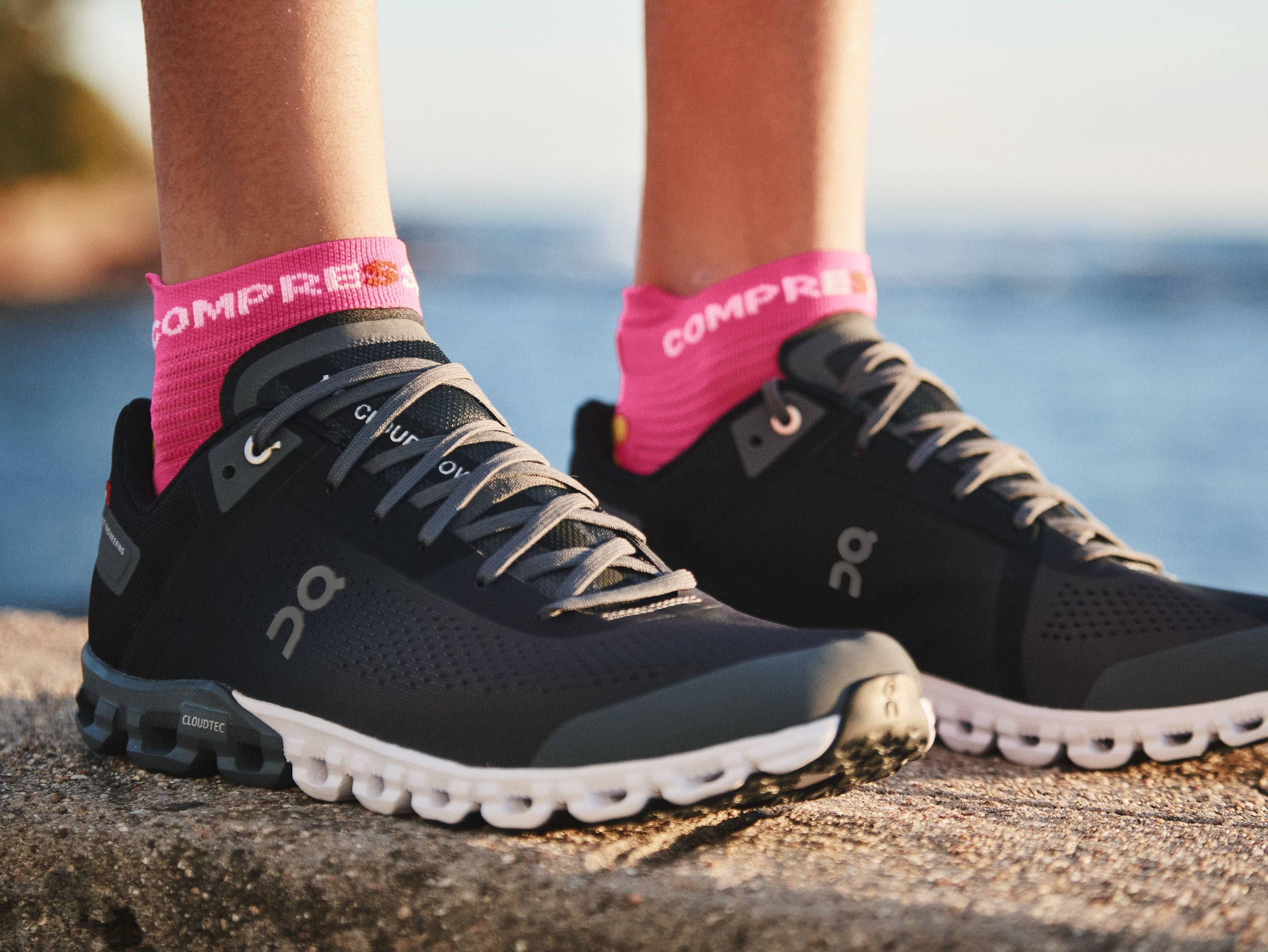 Compressport Unisex Pro Racing Socks v4.0 - Performance Running Socks for Men & Women - Low Cut, Breathable & Cushioned - Fluorescent Pink/Primrose - Ideal for Marathon, Trail Running & Gym Workouts