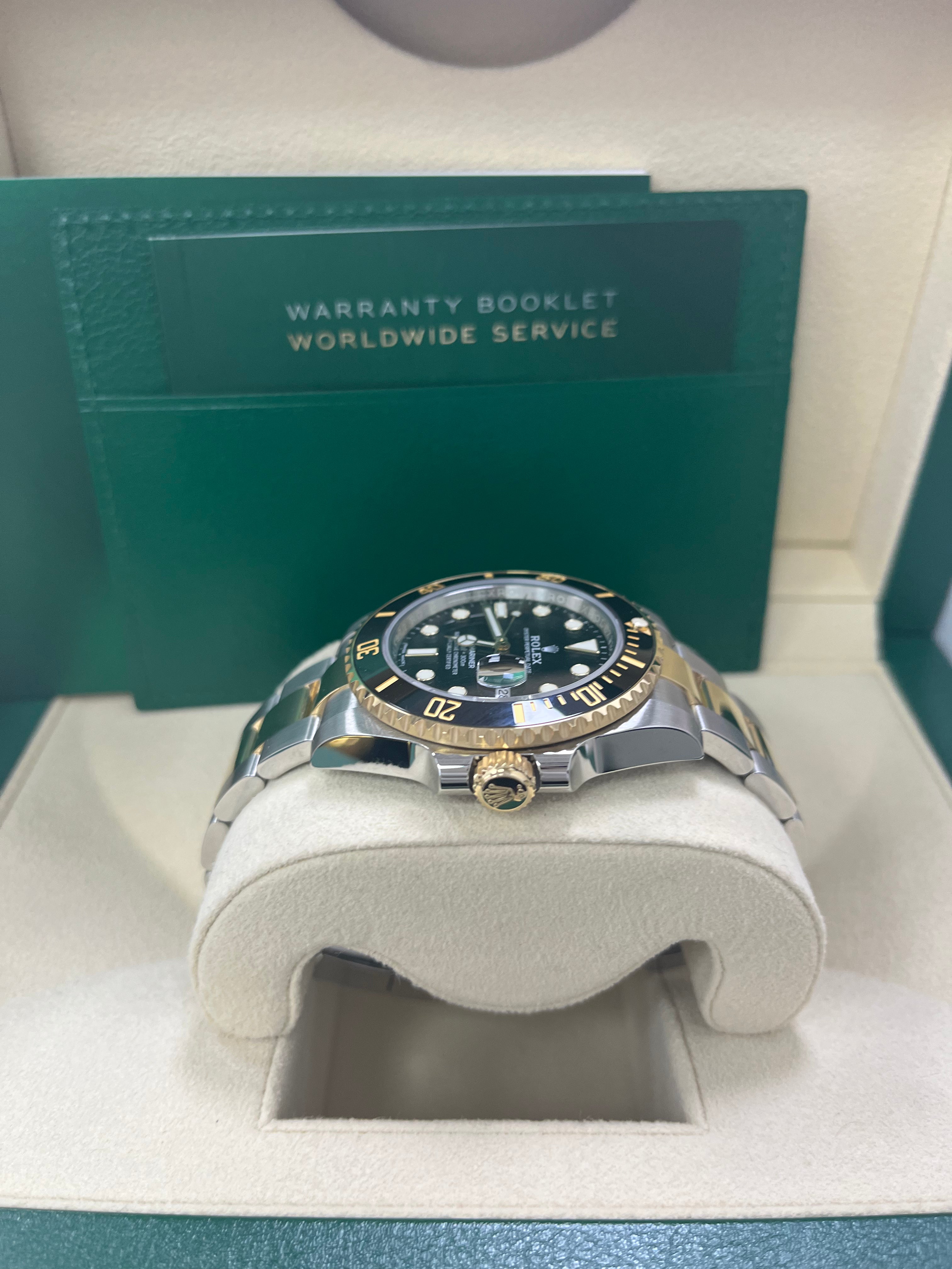 Rolex Submariner Date 18K Yellow Gold & Steel Men's Watch with Black Dial 116613LN - Luxury Diving Watch for Professional Divers & Stylish Occasions