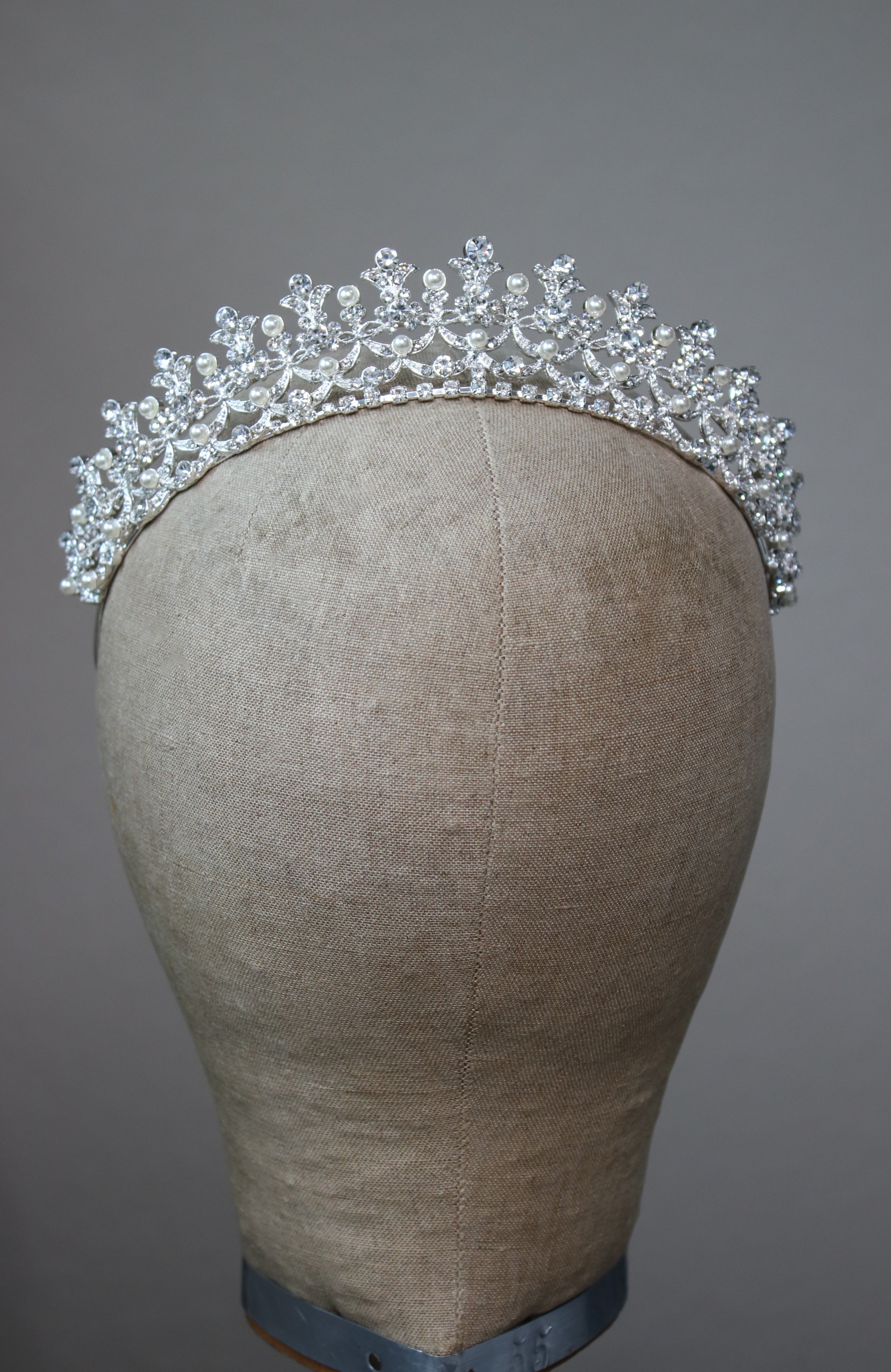 CORDELIA Crystal and Pearl Bridal Tiara - Elegant Wedding Headpiece for Bride, Bridesmaids, and Flower Girls | Perfect for Weddings, Prom, Quinceañera, and Special Occasions